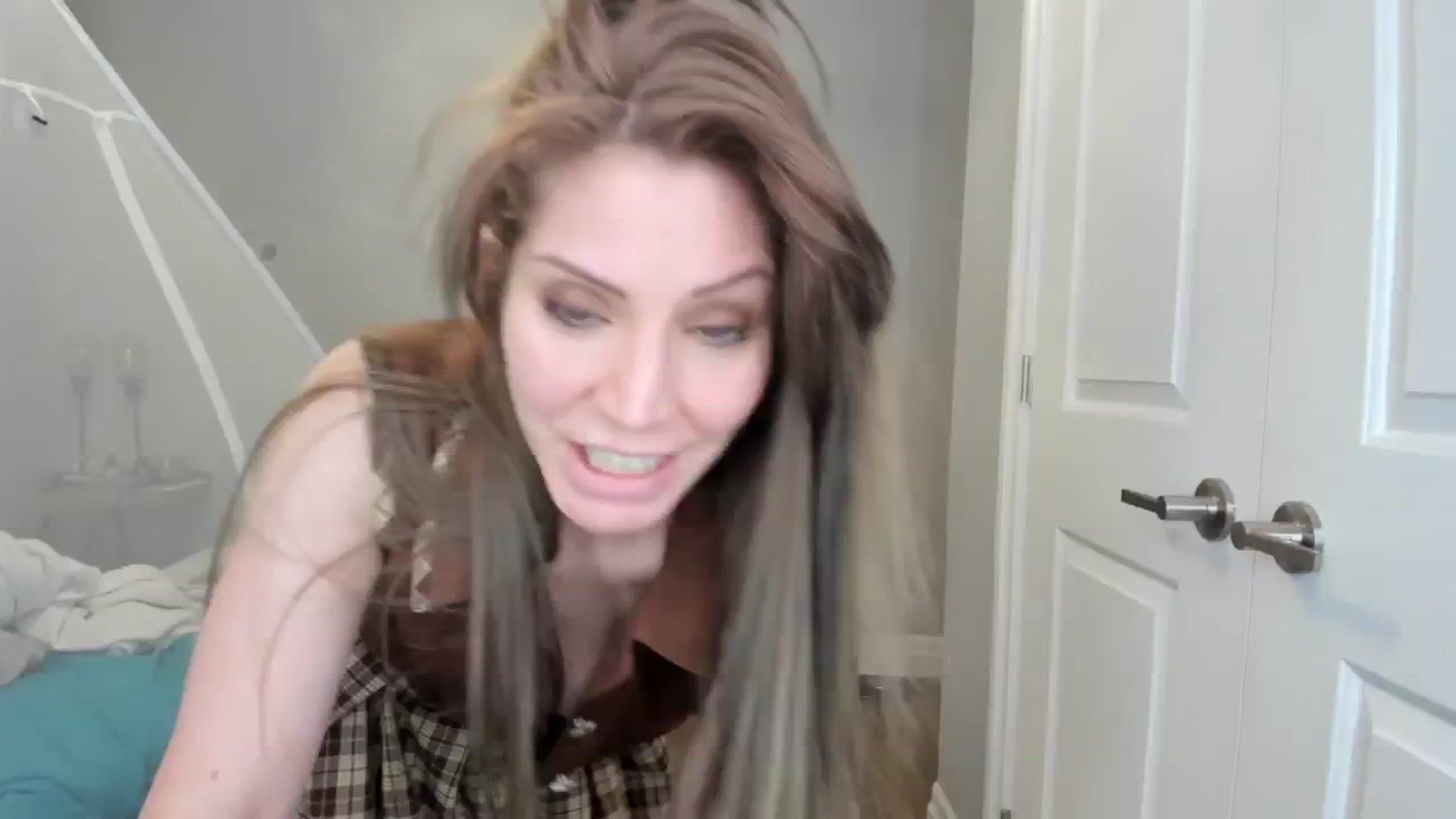Gallery image thumbnail from Laurel's myfreecams stream on, 01/17/2025, 09:18 image 2 of 20