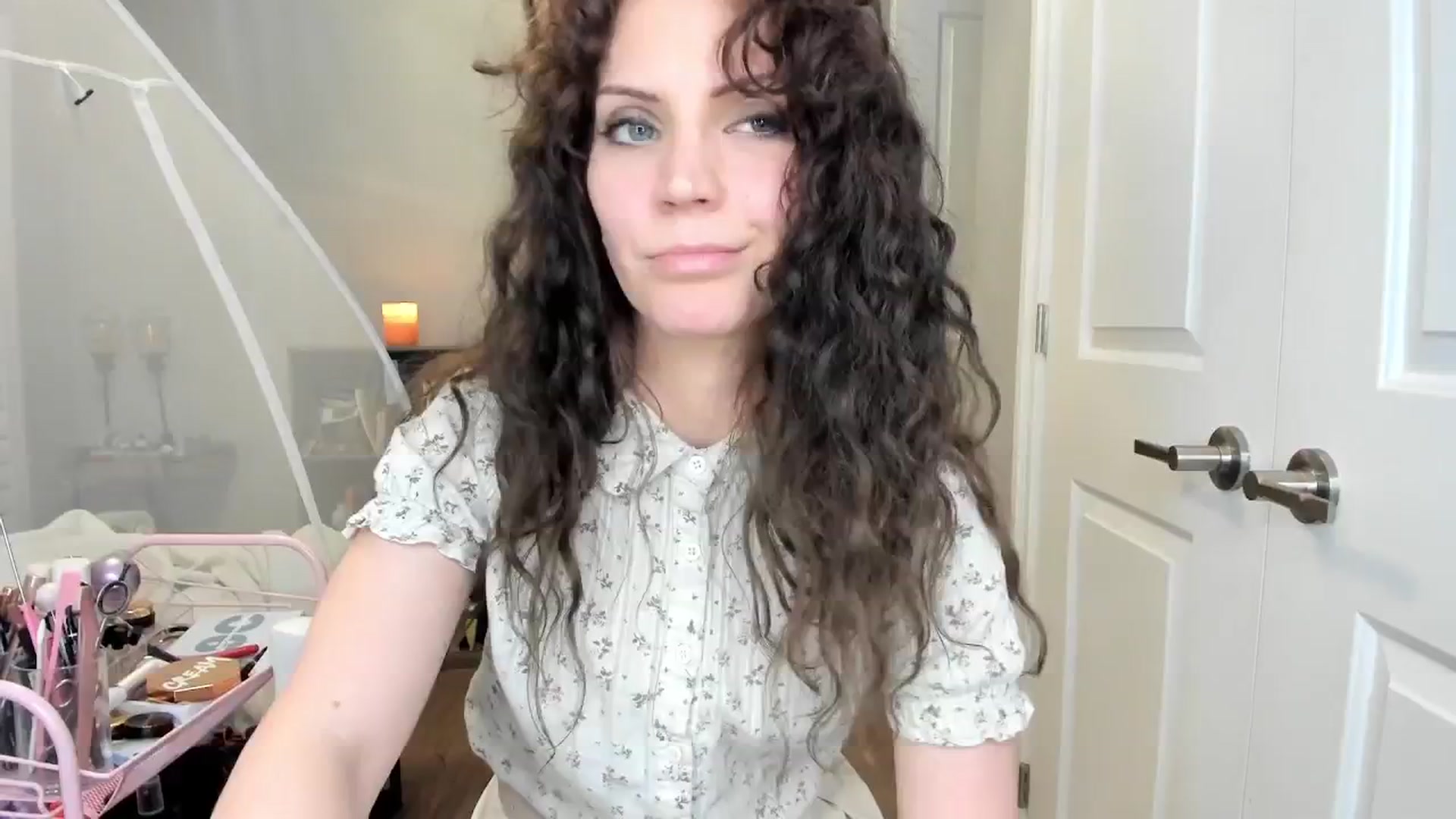 Gallery image thumbnail from Laurel's myfreecams stream on, 02/07/2025, 07:28 image 15 of 20