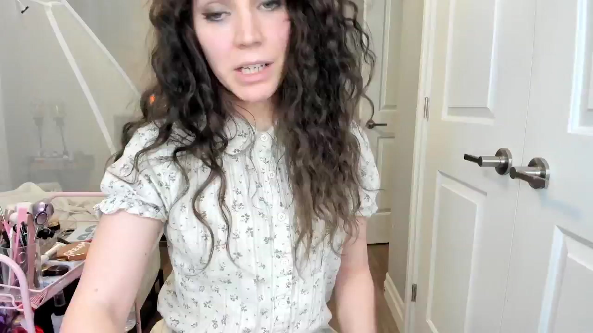Gallery image thumbnail from Laurel's myfreecams stream on, 02/07/2025, 07:28 image 18 of 20