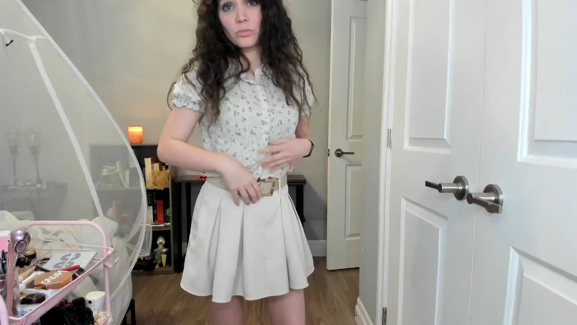 Gallery image thumbnail from Laurel's myfreecams stream on, 02/07/2025, 08:39 image 15 of 20