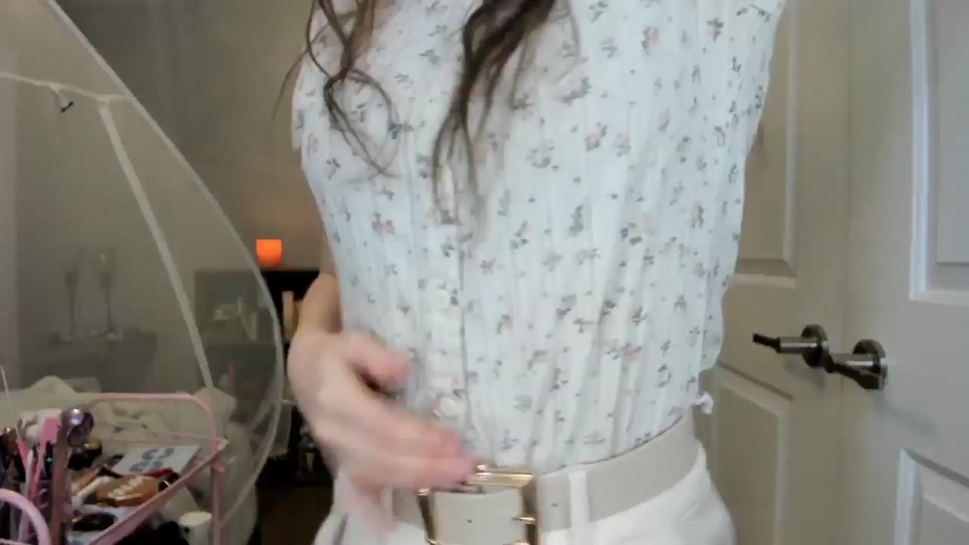 Gallery image thumbnail from Laurel's myfreecams stream on, 02/07/2025, 08:39 image 7 of 20