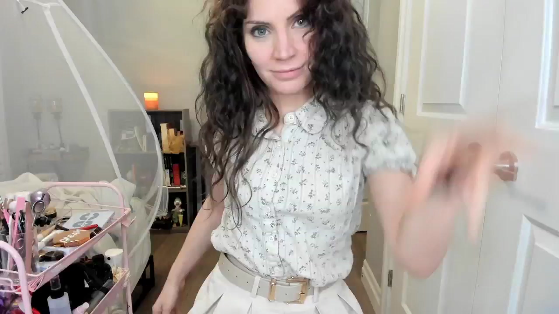 Gallery image thumbnail from Laurel's myfreecams stream on, 02/07/2025, 08:39 image 6 of 20