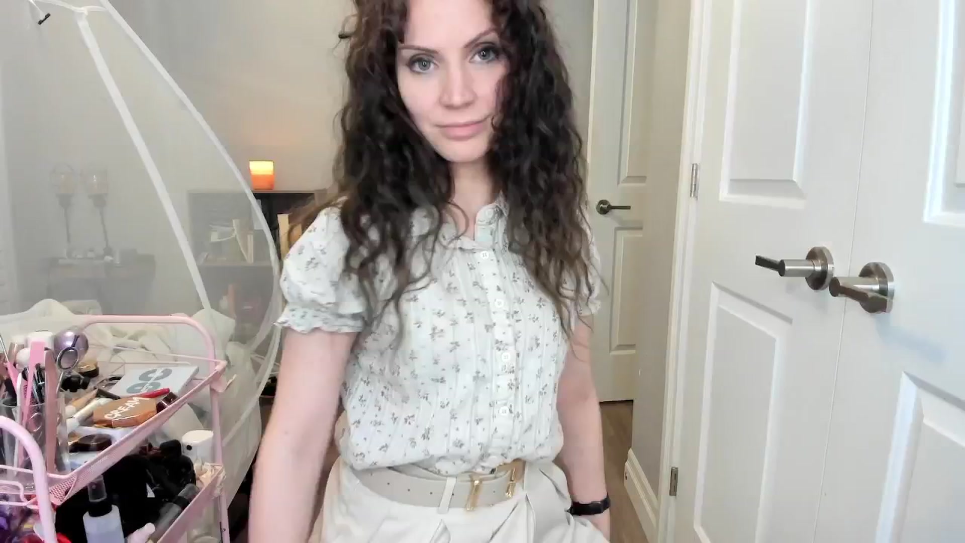 Gallery image thumbnail from Laurel's myfreecams stream on, 02/07/2025, 08:39 image 4 of 20