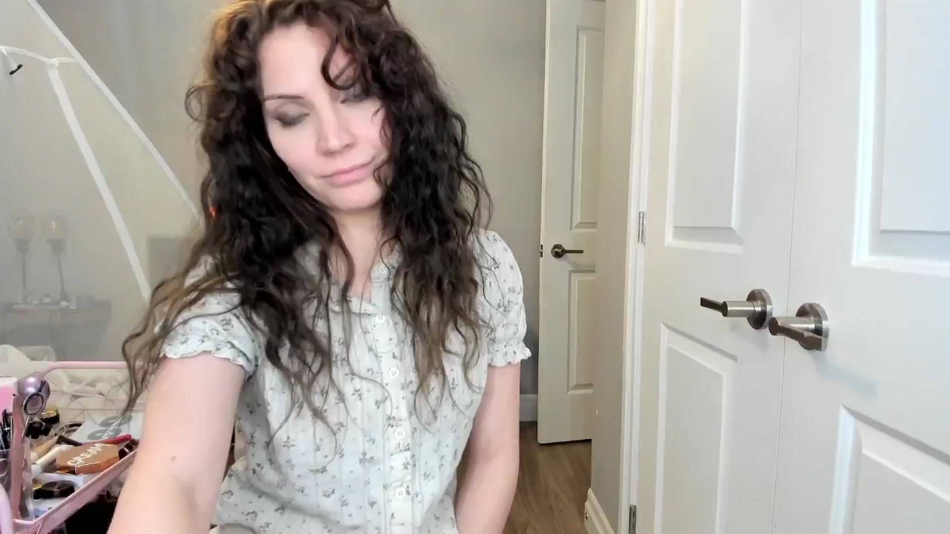 Gallery image thumbnail from Laurel's myfreecams stream on, 02/07/2025, 08:39 image 17 of 20