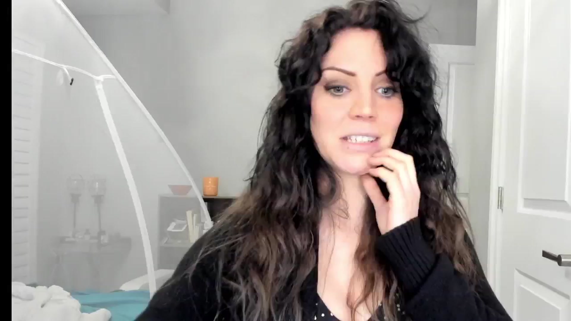 Gallery image thumbnail from Laurel's myfreecams stream on, 02/24/2025, 06:09 image 3 of 20