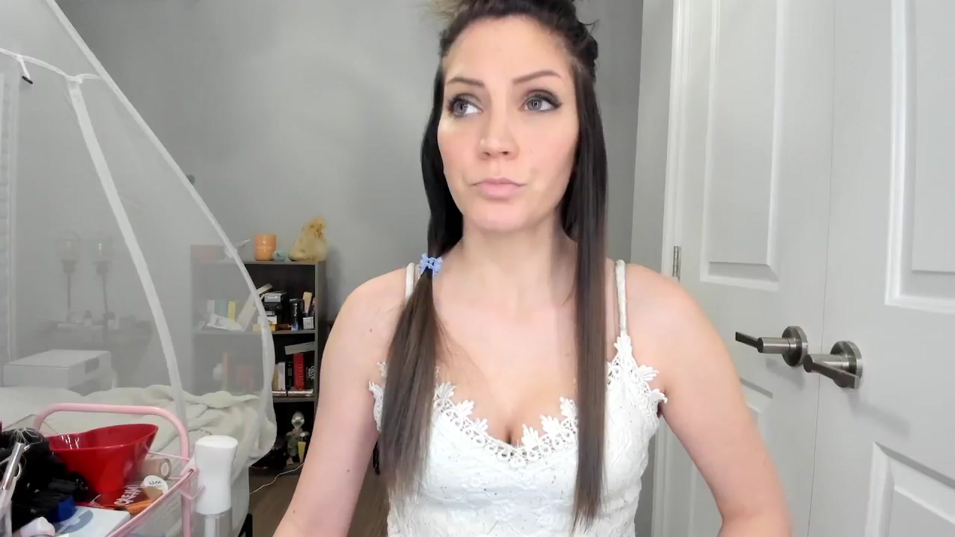 Gallery image thumbnail from Laurel's myfreecams stream on, 02/26/2025, 03:52 image 16 of 20