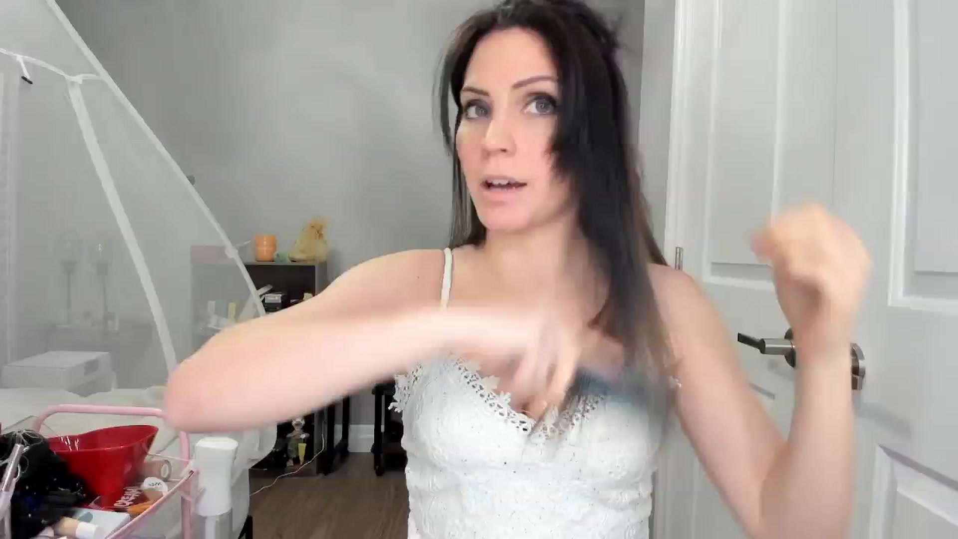 Gallery image thumbnail from Laurel's myfreecams stream on, 02/26/2025, 04:49 image 10 of 20