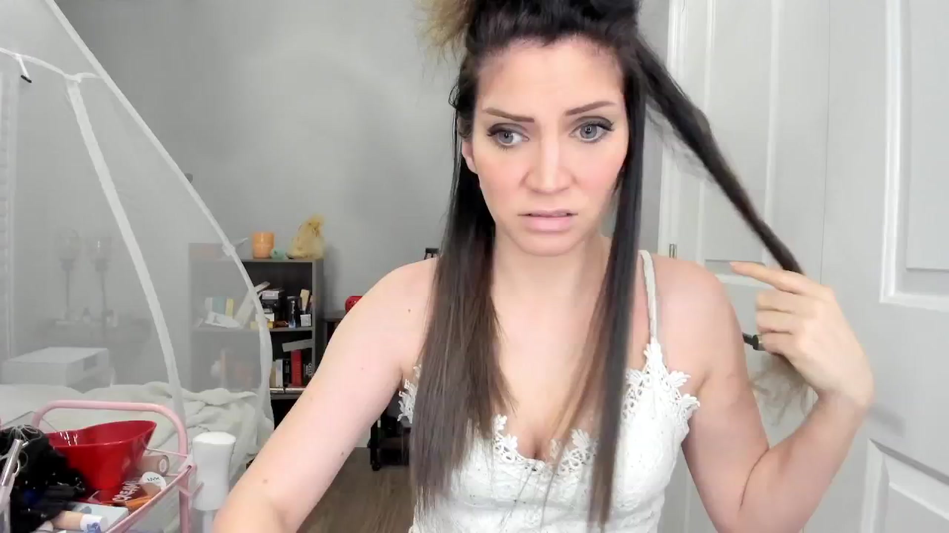 Gallery image thumbnail from Laurel's myfreecams stream on, 02/26/2025, 04:49 image 1 of 20