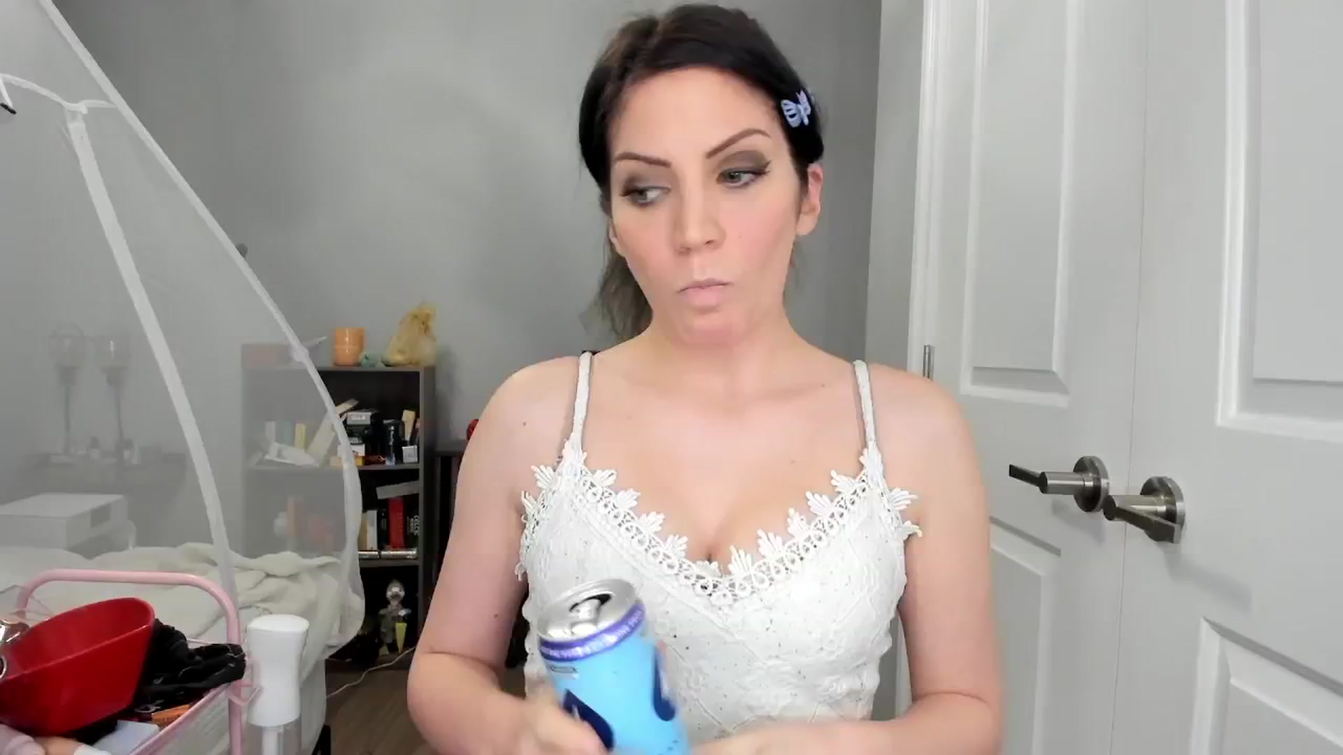 Gallery image thumbnail from Laurel's myfreecams stream on, 02/26/2025, 05:17 image 12 of 20
