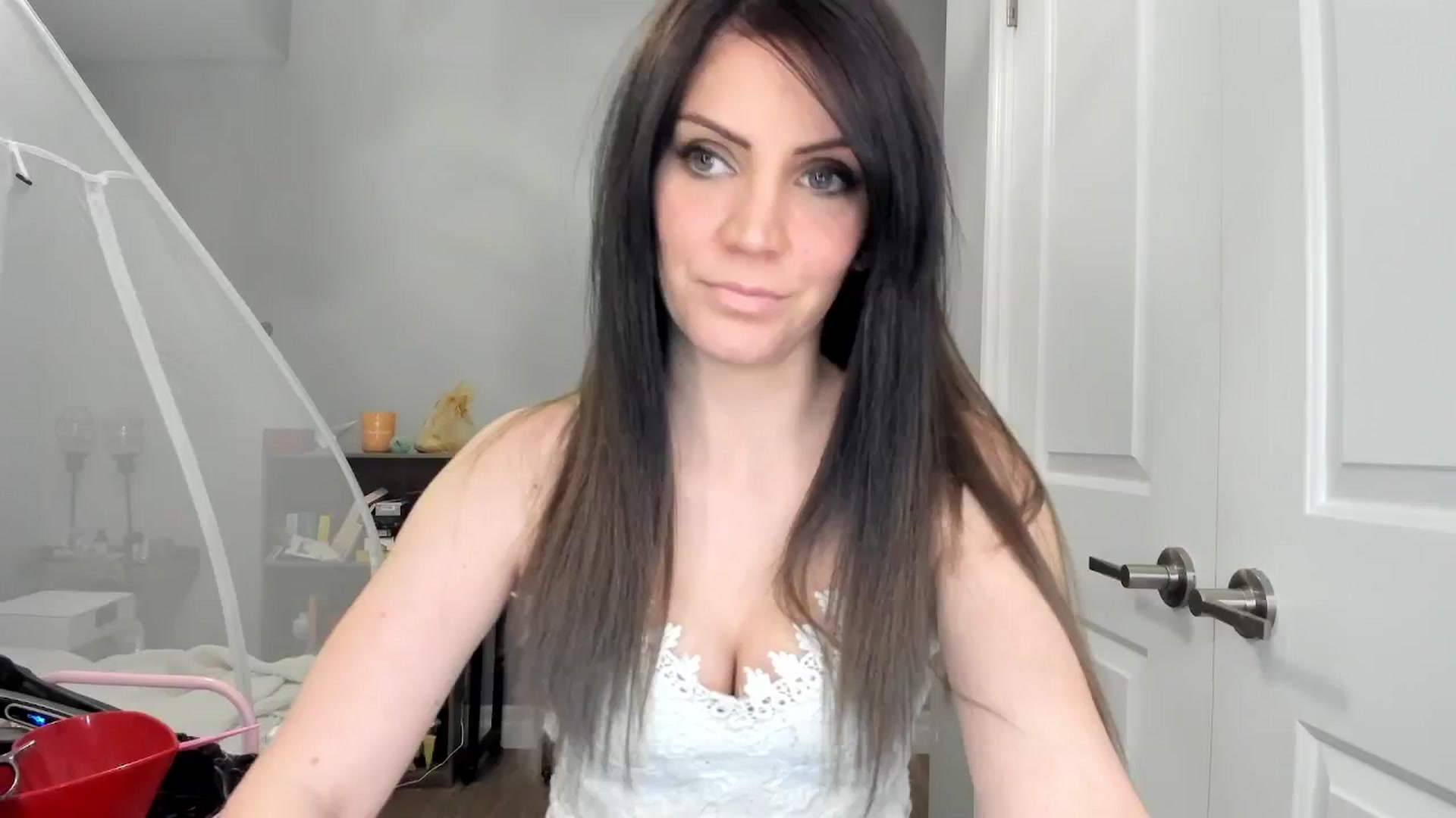 Gallery image thumbnail from Laurel's myfreecams stream on, 02/26/2025, 07:27 image 3 of 20