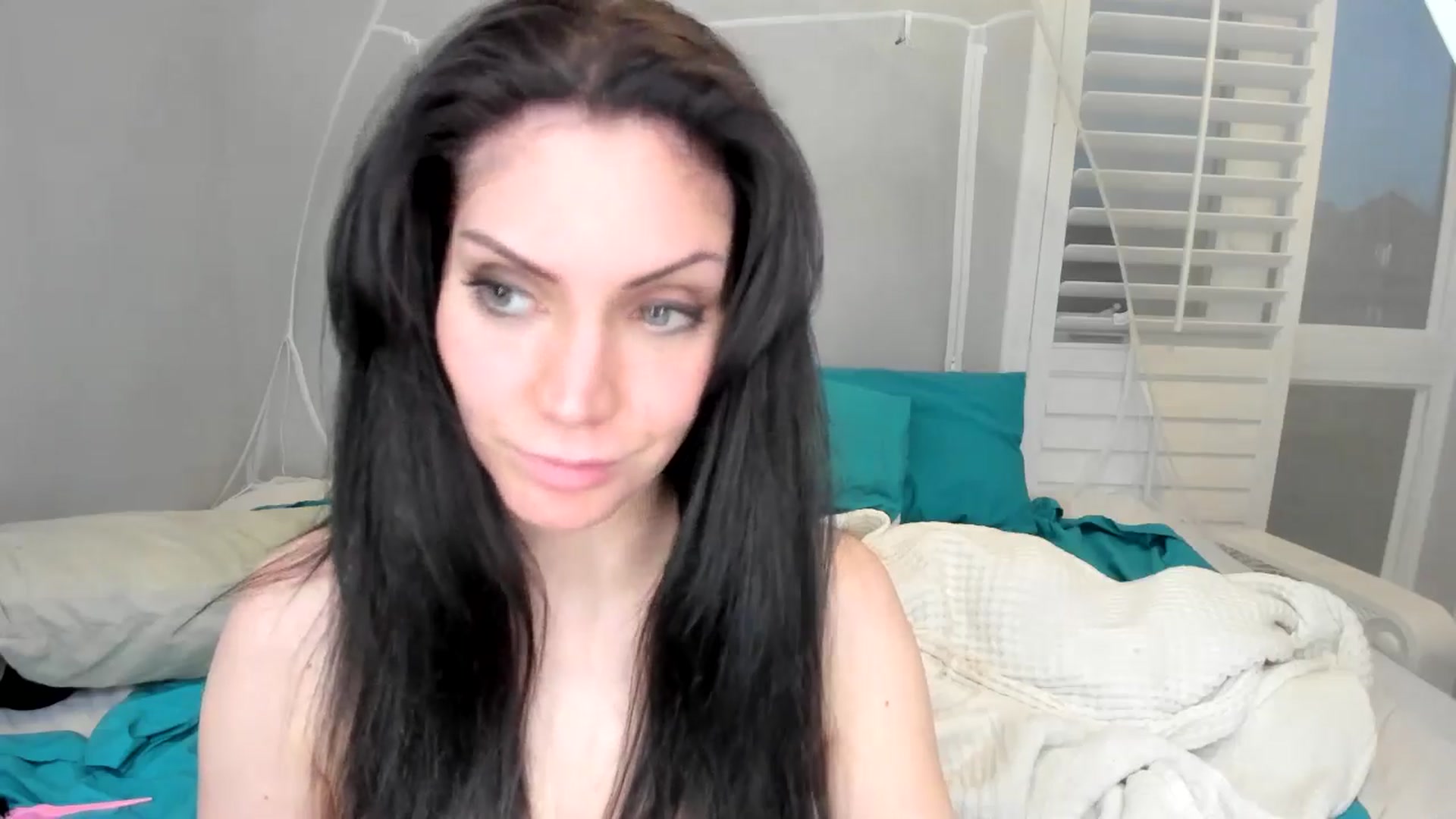 Gallery image thumbnail from Laurel's myfreecams stream on, 03/09/2025, 12:20 image 14 of 20