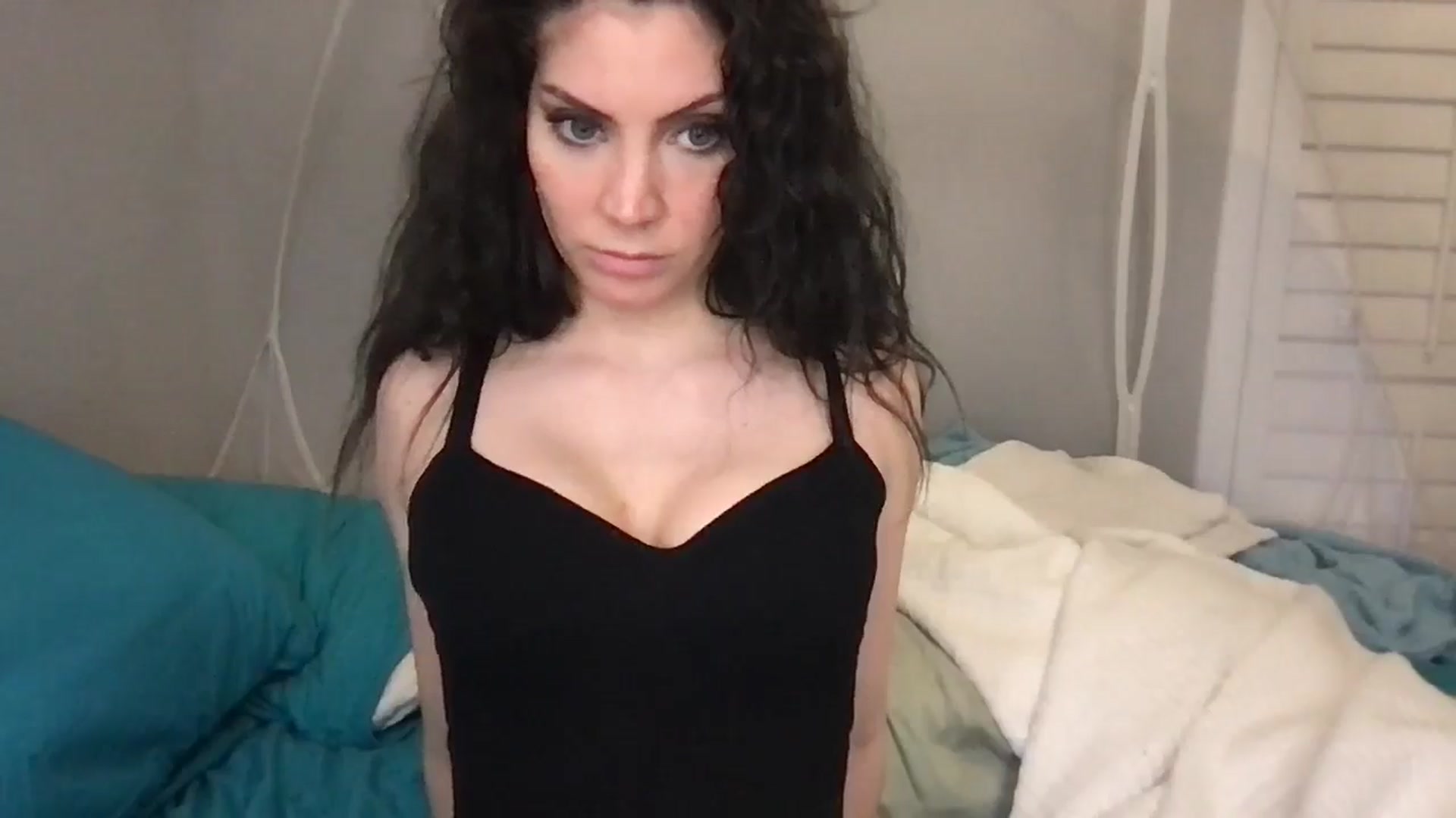 Gallery image thumbnail from Laurel's myfreecams stream on, 03/25/2025, 05:39 image 9 of 20
