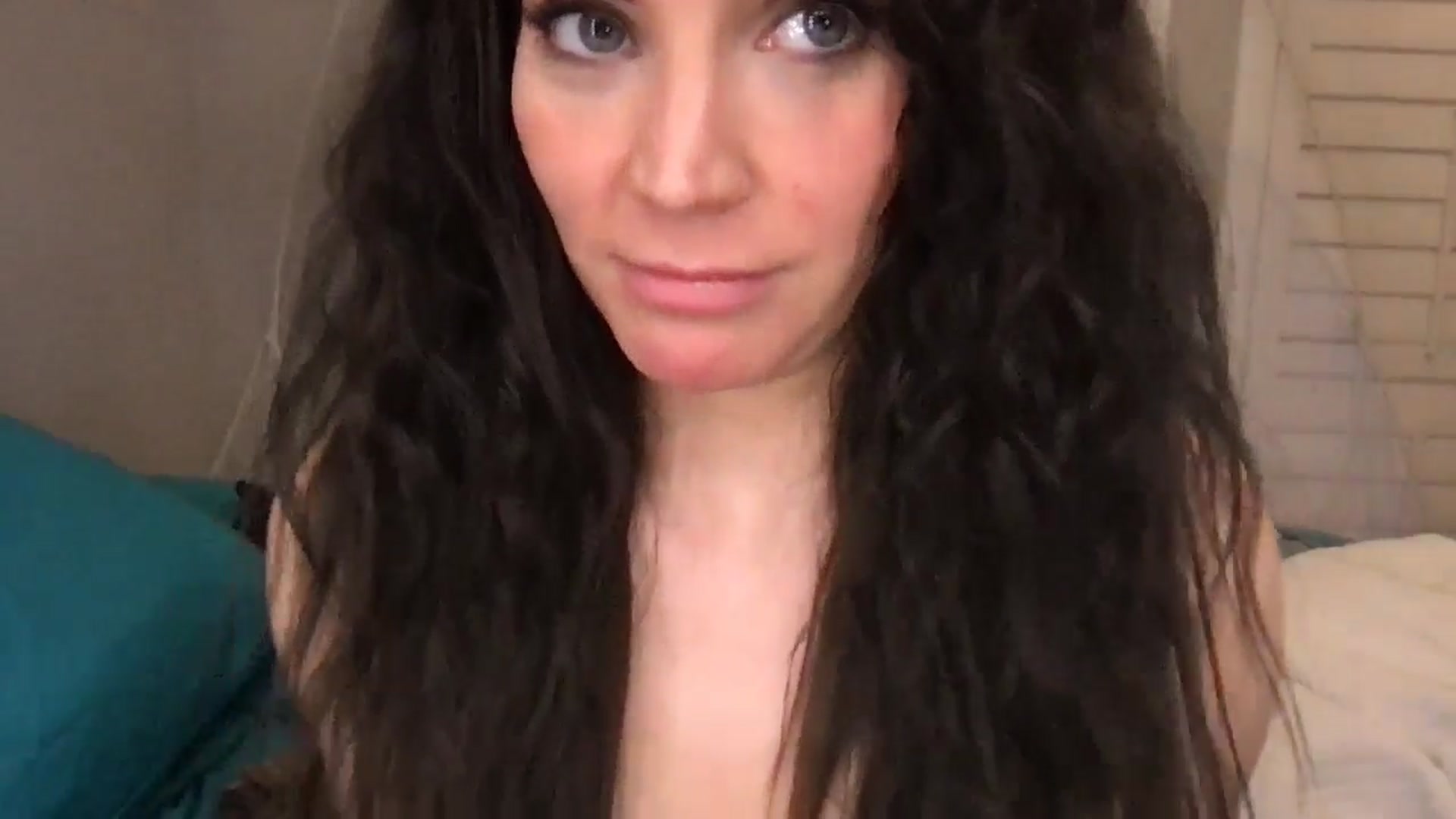 Gallery image thumbnail from Laurel's myfreecams stream on, 03/25/2025, 05:39 image 2 of 20