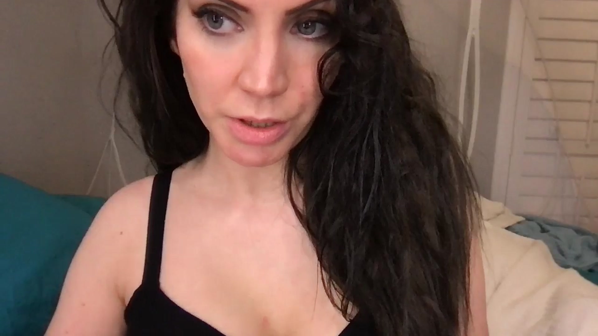 Gallery image thumbnail from Laurel's myfreecams stream on, 03/25/2025, 05:39 image 17 of 20