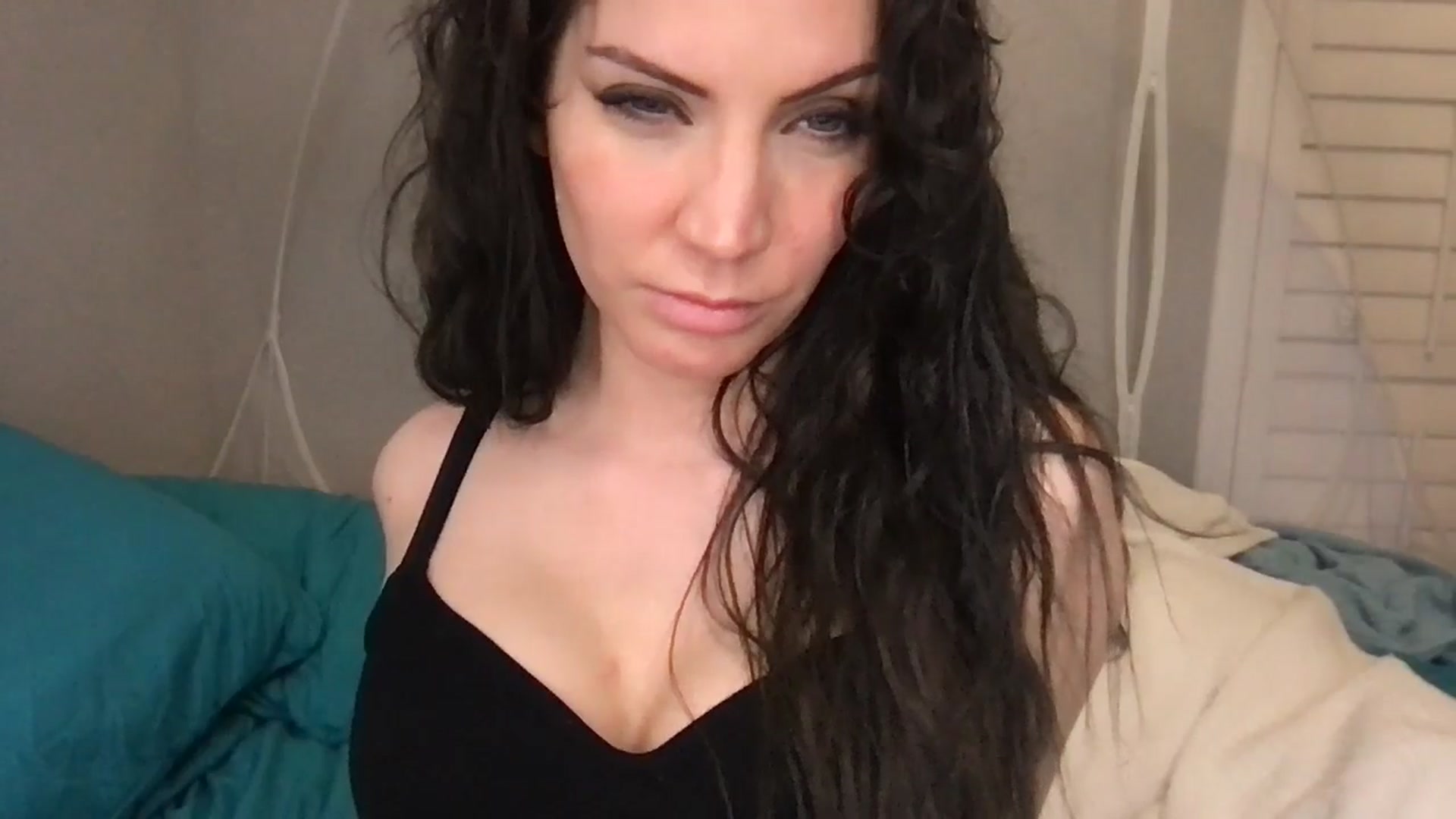 Gallery image thumbnail from Laurel's myfreecams stream on, 03/25/2025, 05:39 image 19 of 20