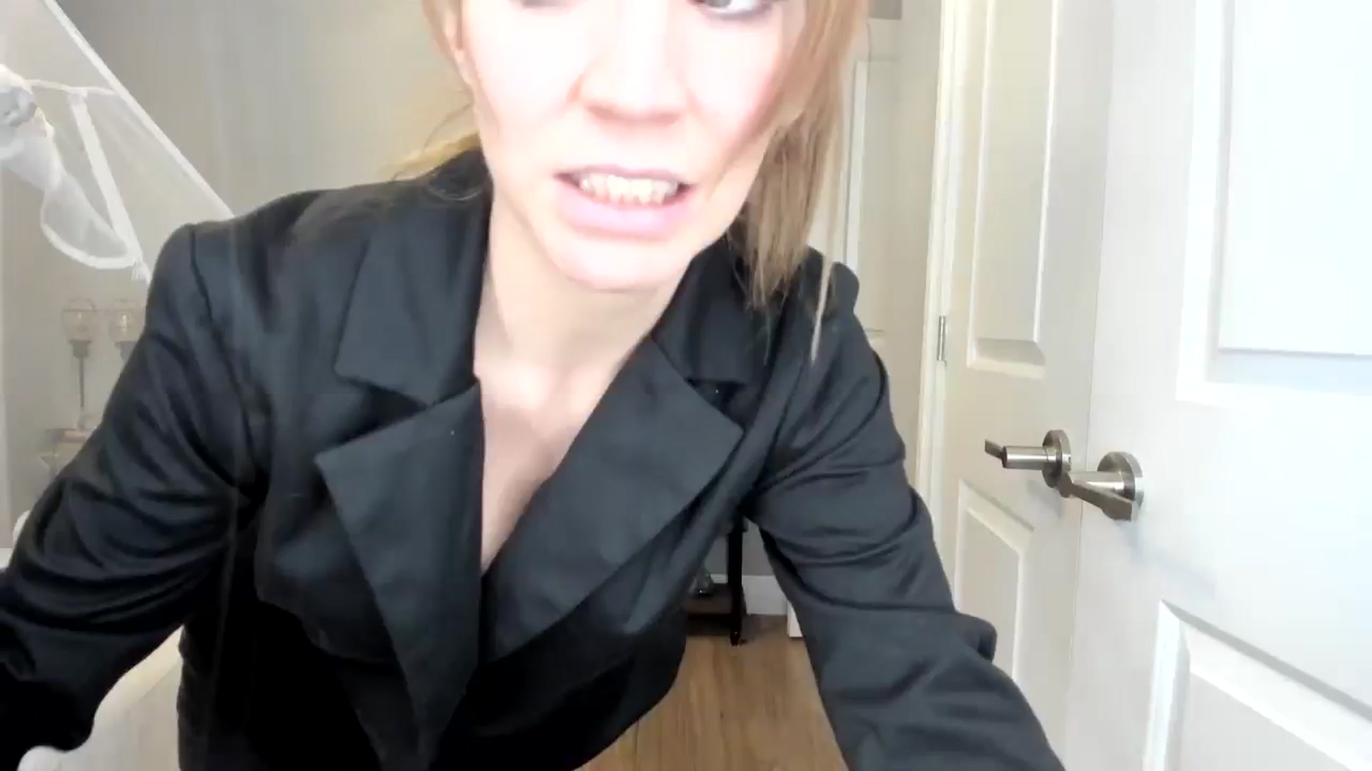 Gallery image thumbnail from Laurel's myfreecams stream on, 04/04/2025, 04:36 image 1 of 20