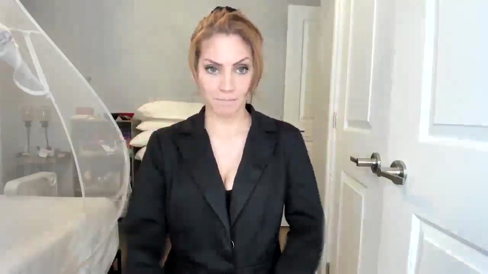 Gallery image thumbnail from Laurel's myfreecams stream on, 04/04/2025, 04:36 image 6 of 20