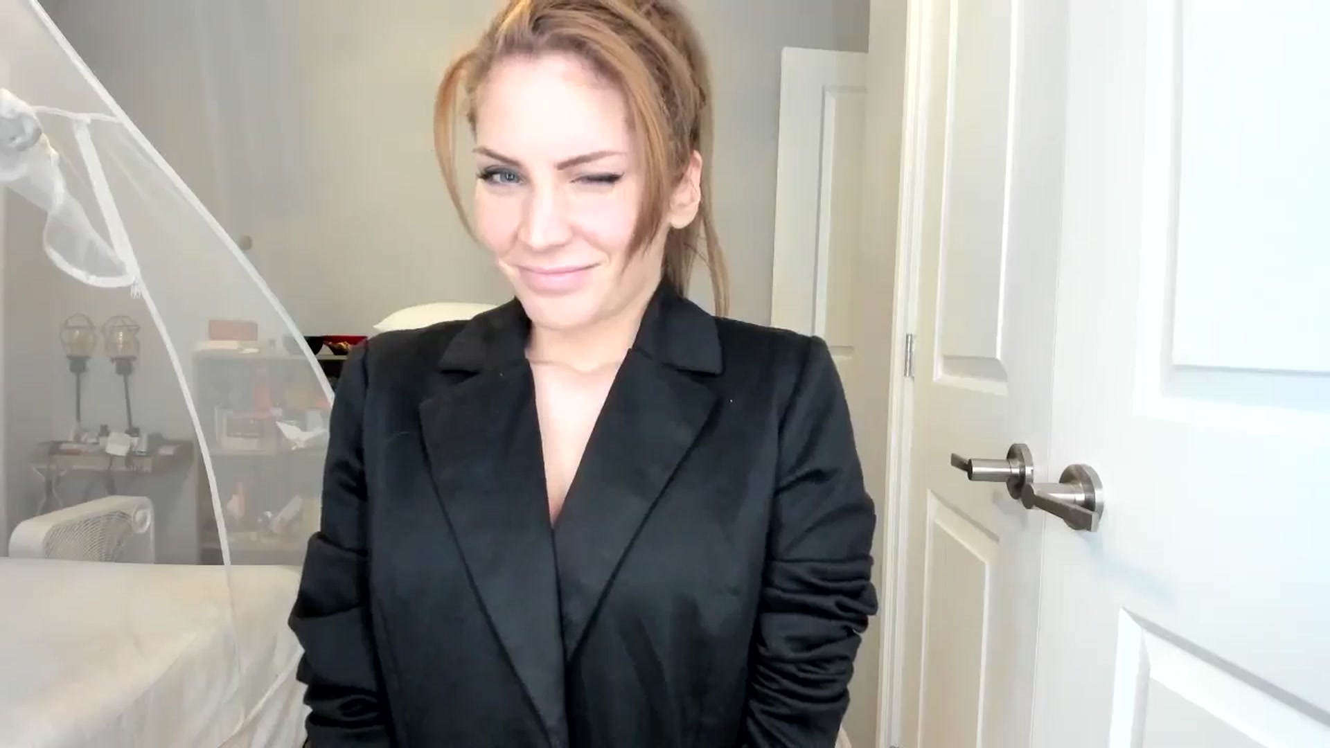 Gallery image thumbnail from Laurel's myfreecams stream on, 04/04/2025, 04:36 image 13 of 20