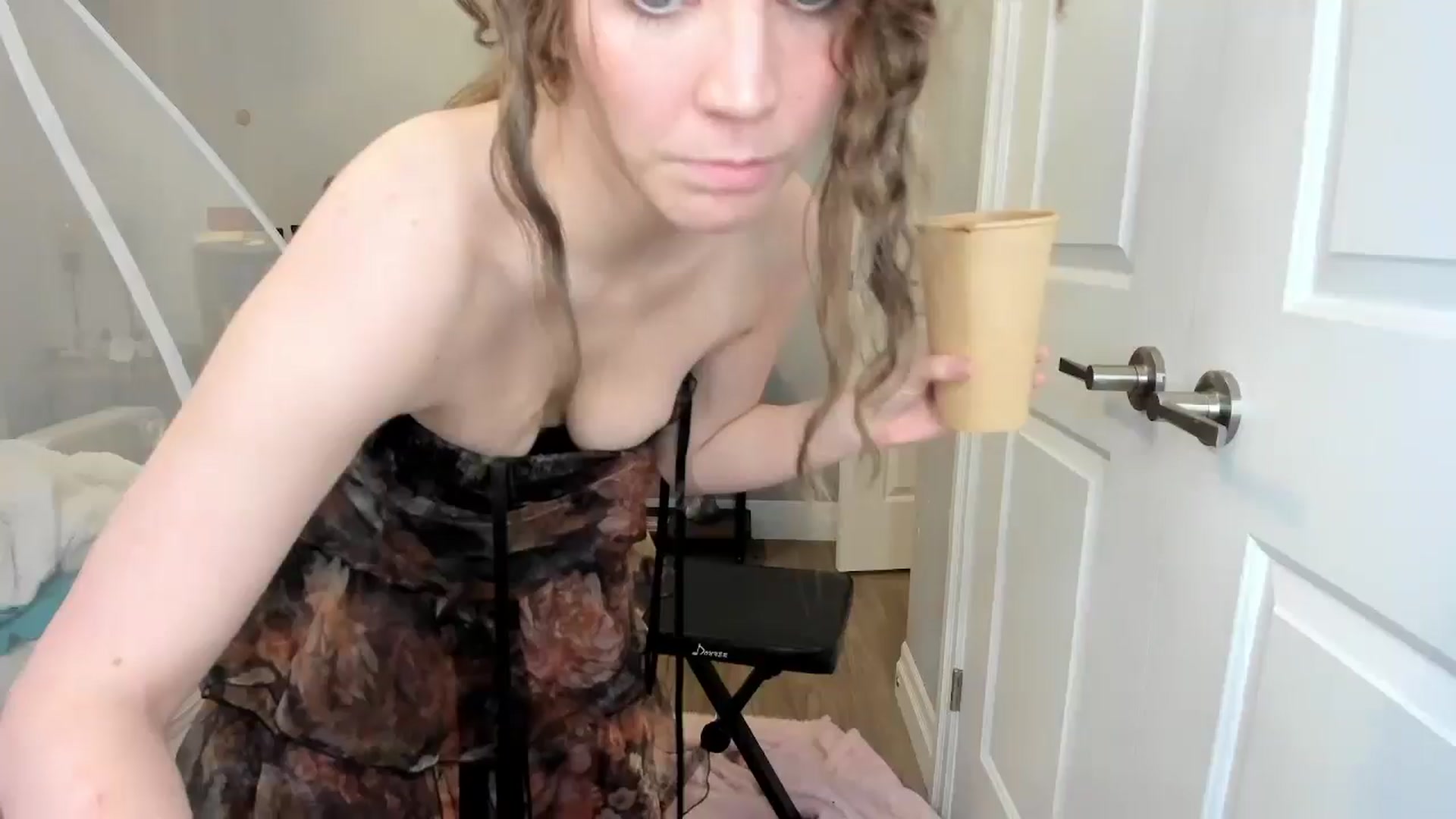 Gallery image thumbnail from Laurel's myfreecams stream on, 04/06/2025, 06:01 image 10 of 20