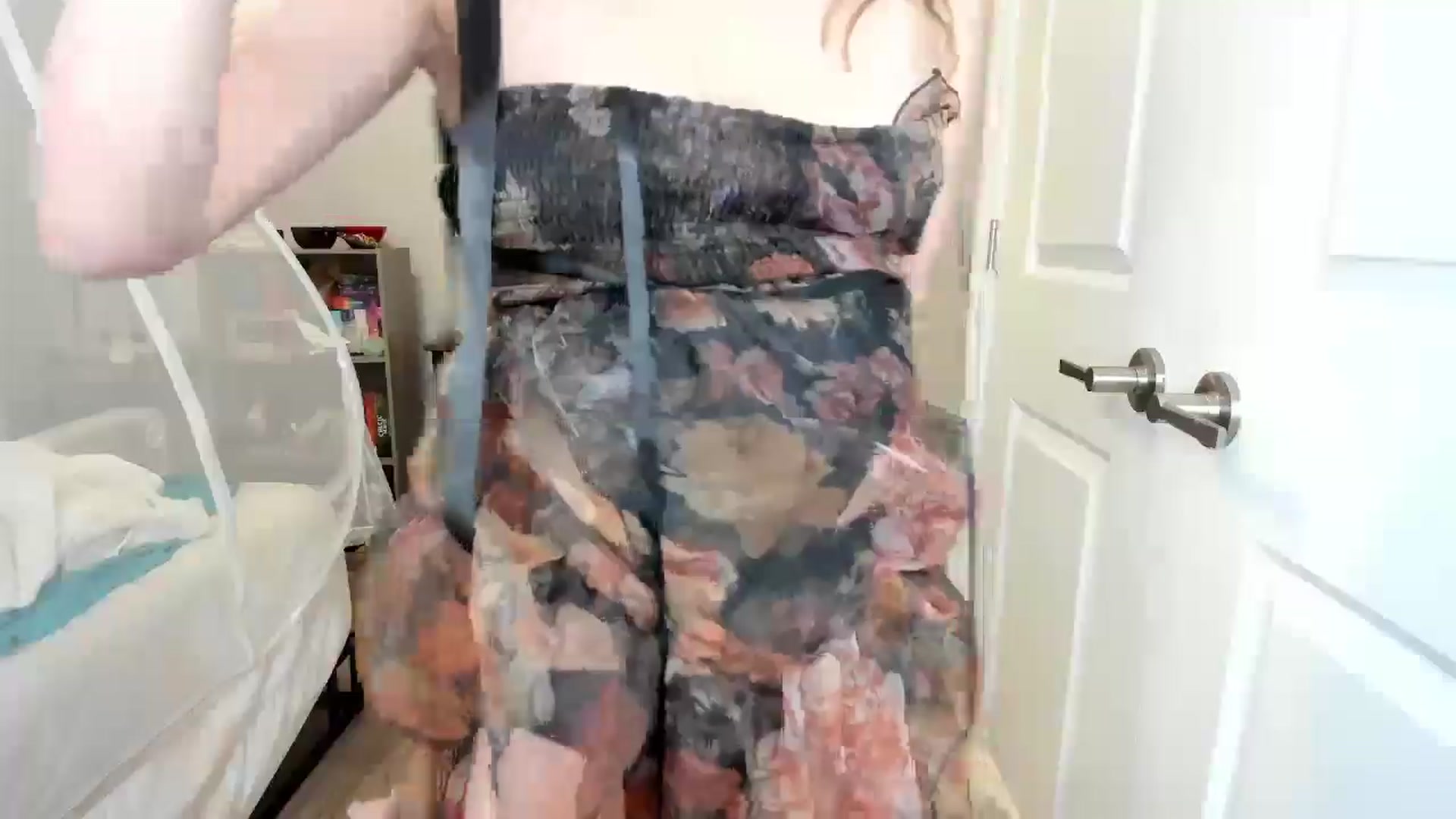 Gallery image thumbnail from Laurel's myfreecams stream on, 04/06/2025, 06:01 image 7 of 20
