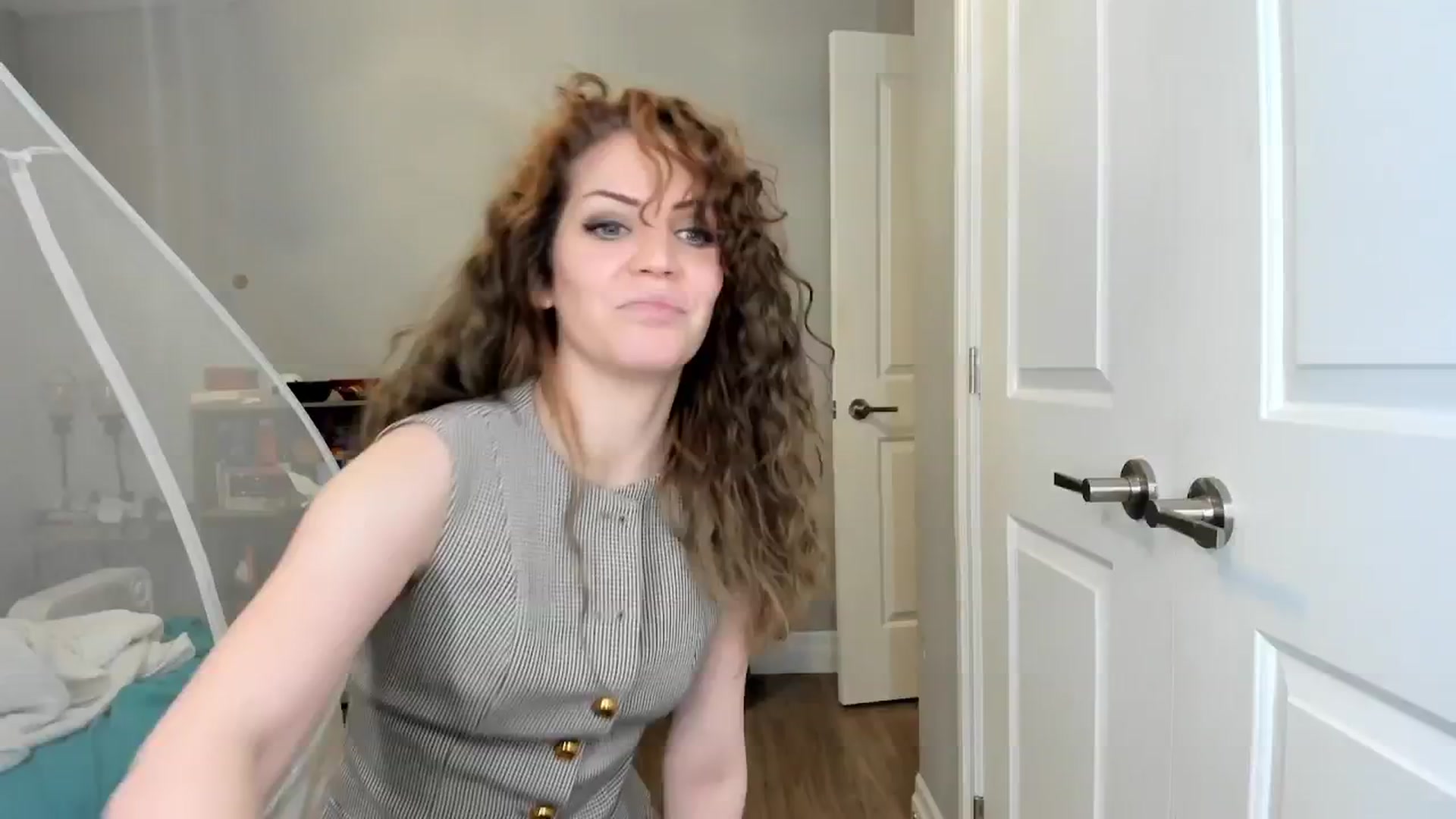 Gallery image thumbnail from Laurel's myfreecams stream on, 04/08/2025, 05:20 image 7 of 20