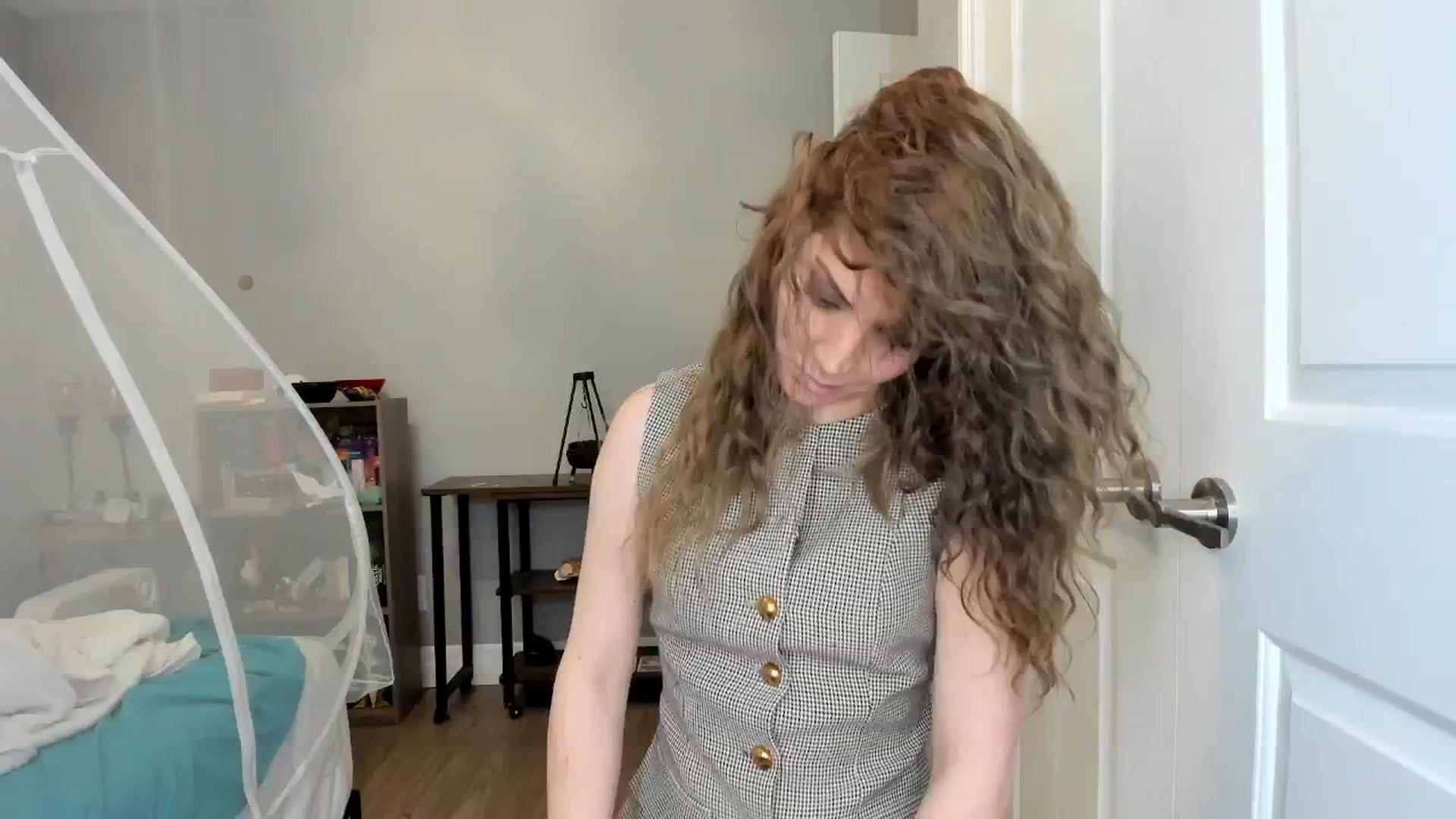 Gallery image thumbnail from Laurel's myfreecams stream on, 04/08/2025, 05:20 image 17 of 20