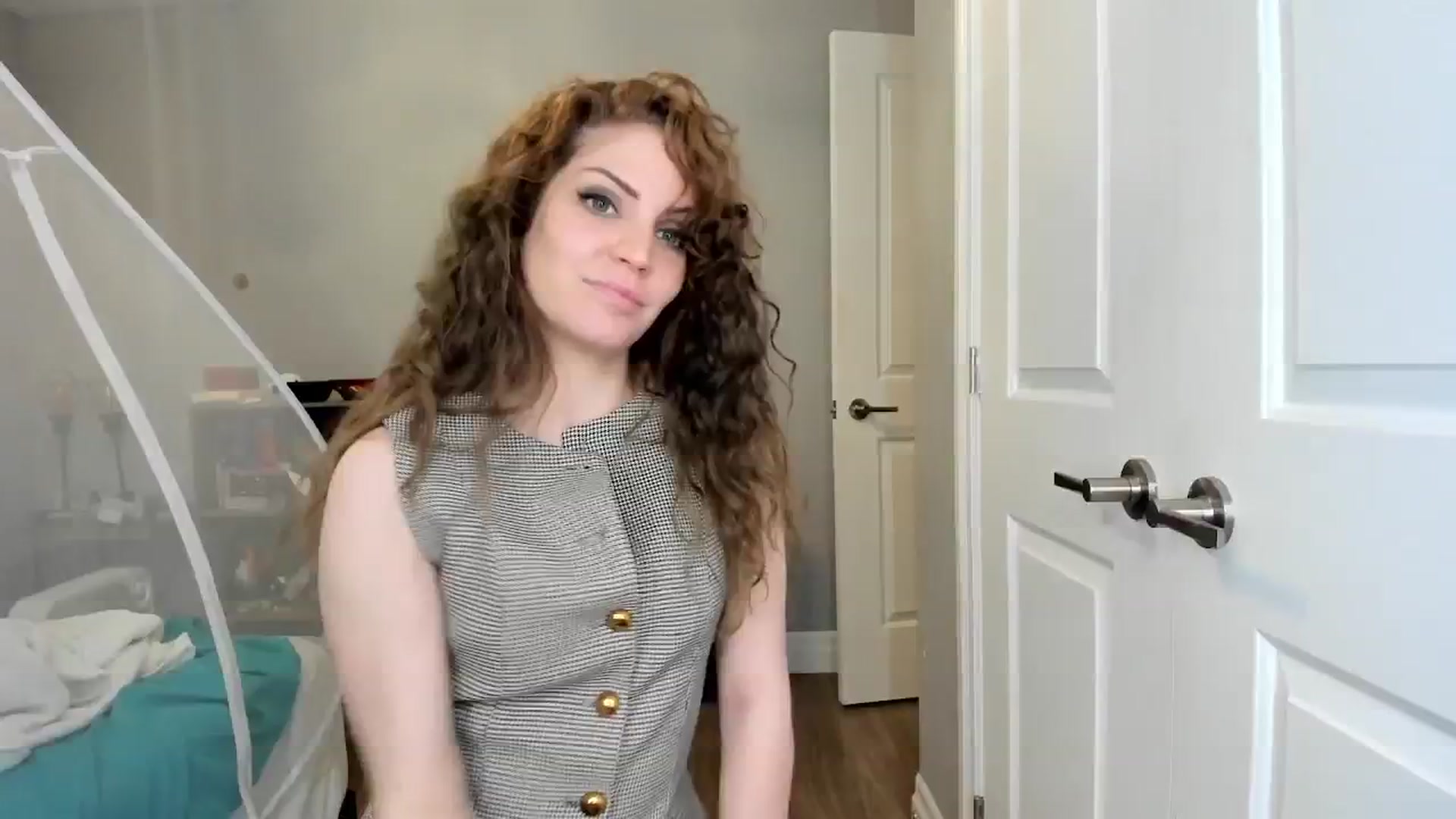 Gallery image thumbnail from Laurel's myfreecams stream on, 04/08/2025, 05:20 image 5 of 20