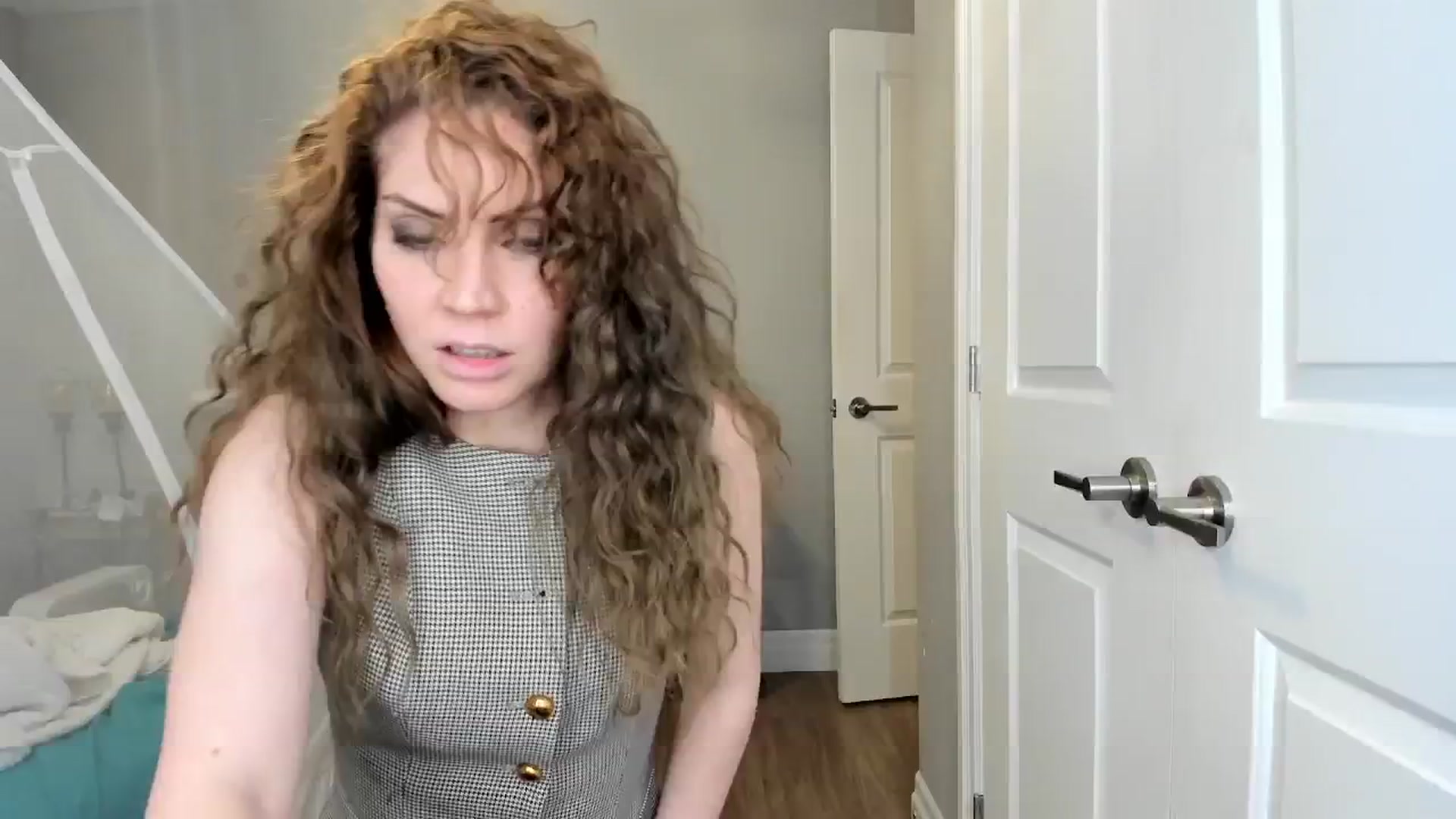 Gallery image thumbnail from Laurel's myfreecams stream on, 04/08/2025, 05:20 image 12 of 20