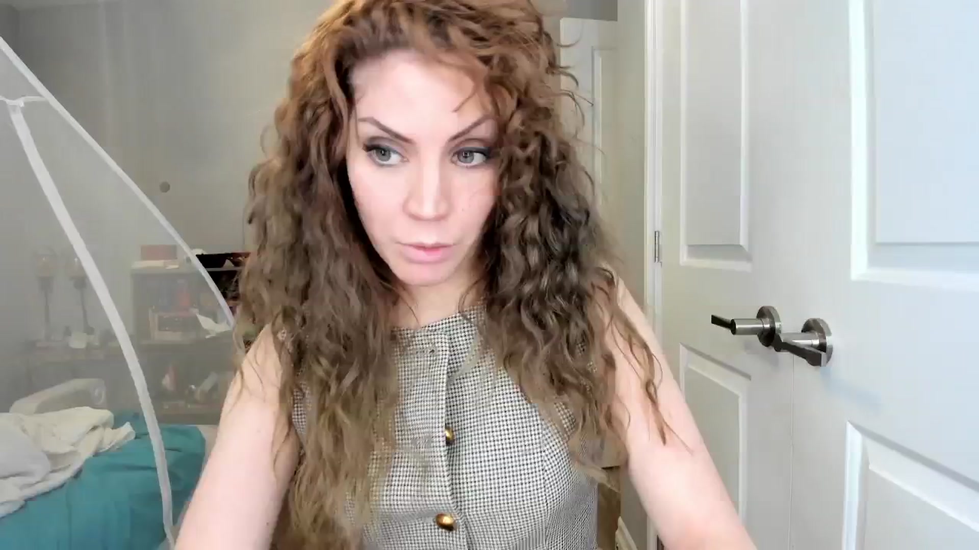 Gallery image thumbnail from Laurel's myfreecams stream on, 04/08/2025, 05:20 image 18 of 20
