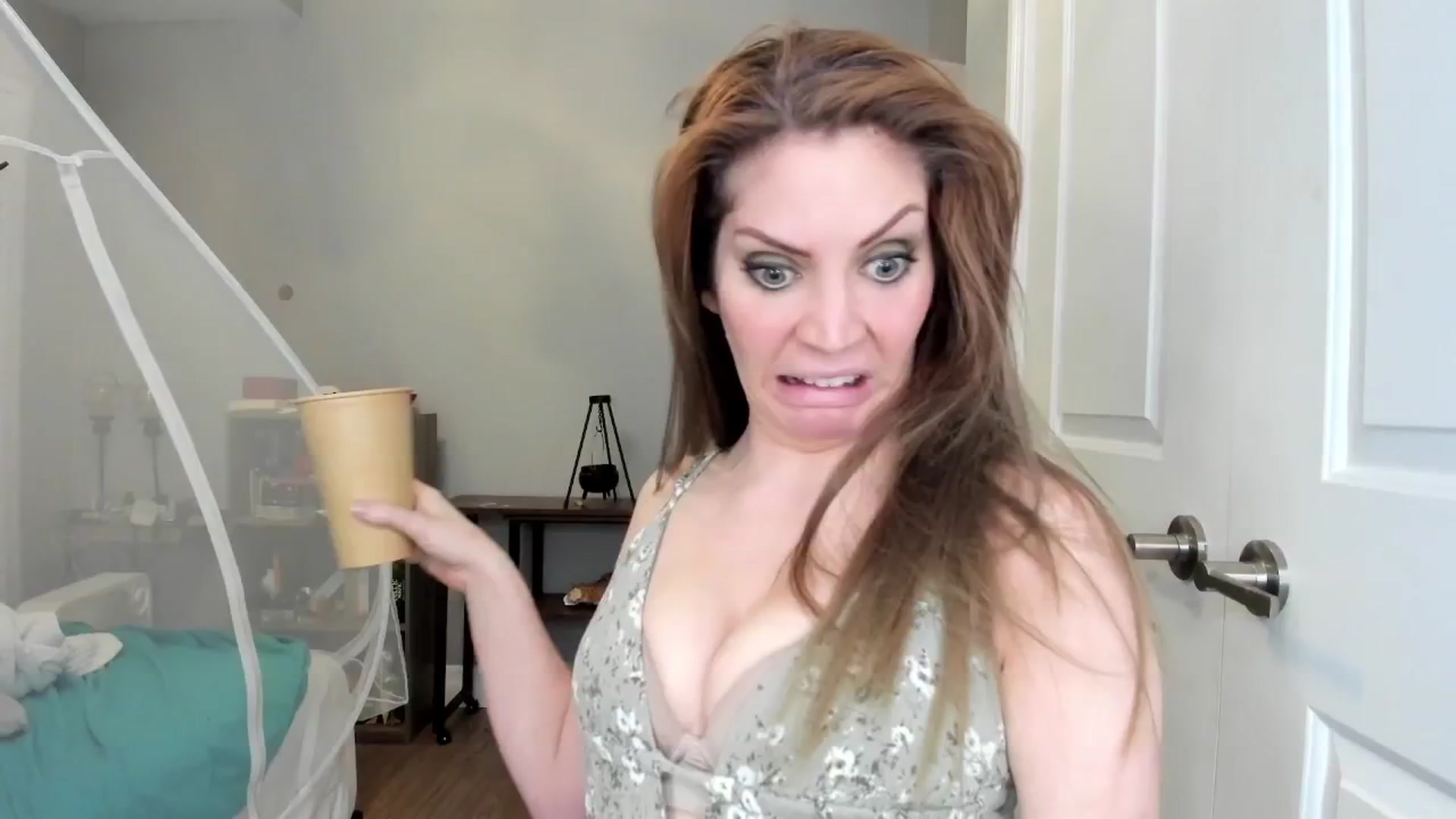 Gallery image thumbnail from Laurel's myfreecams stream on, 04/14/2025, 04:27 image 17 of 20