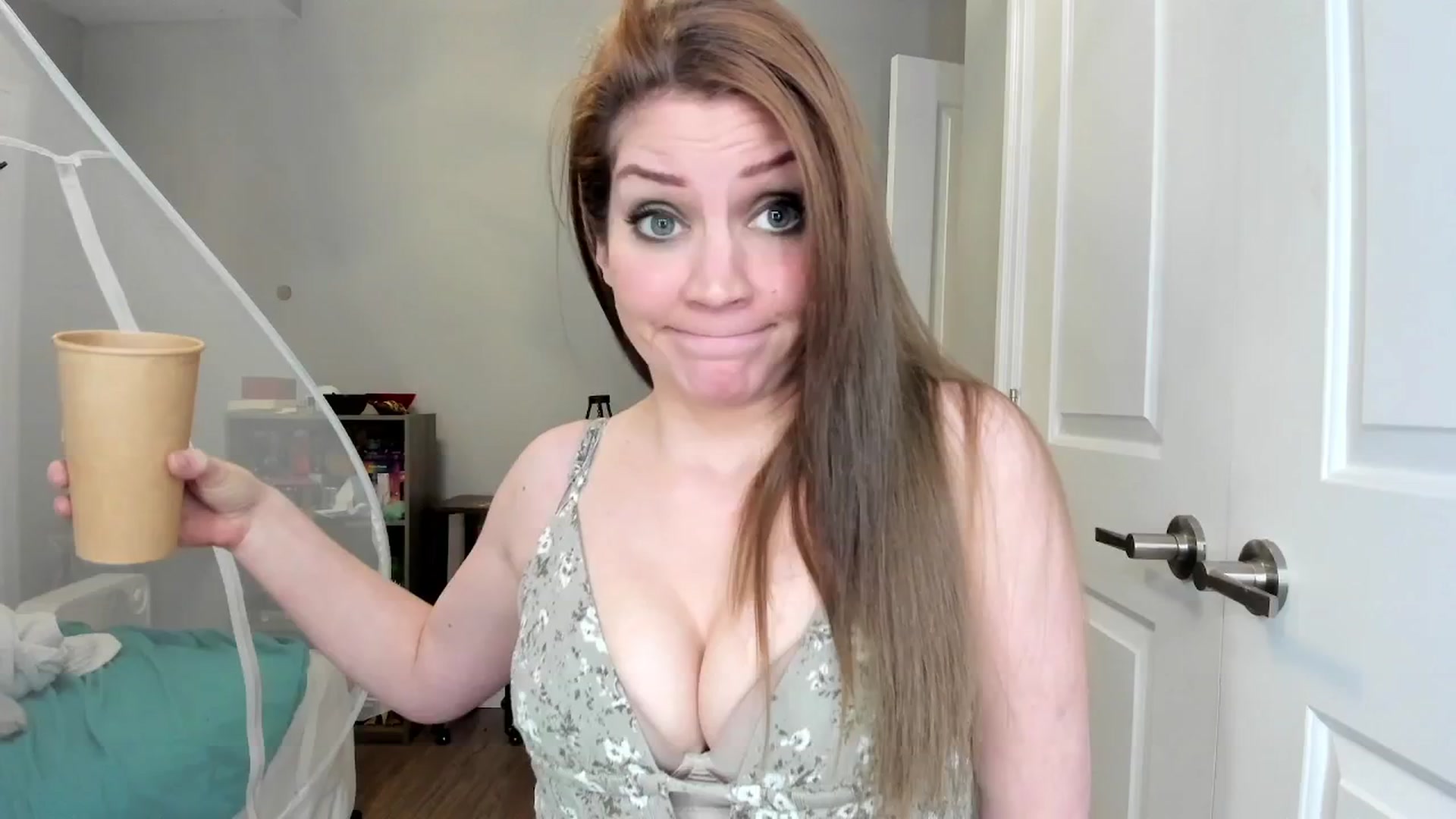 Gallery image thumbnail from Laurel's myfreecams stream on, 04/14/2025, 04:27 image 13 of 20