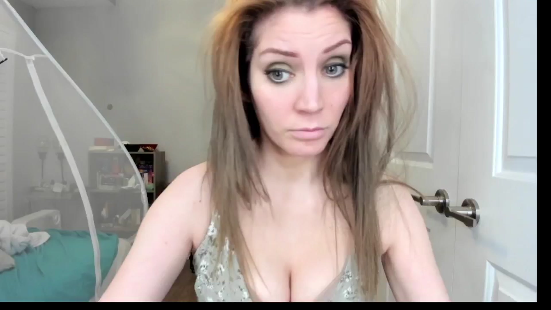 Gallery image thumbnail from Laurel's myfreecams stream on, 04/14/2025, 05:59 image 5 of 20