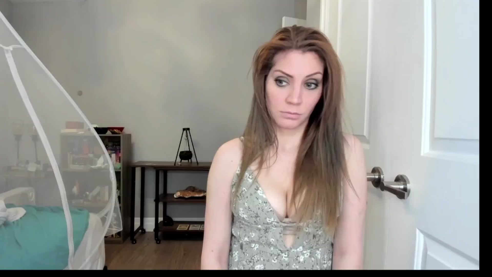 Gallery image thumbnail from Laurel's myfreecams stream on, 04/14/2025, 05:59 image 11 of 20