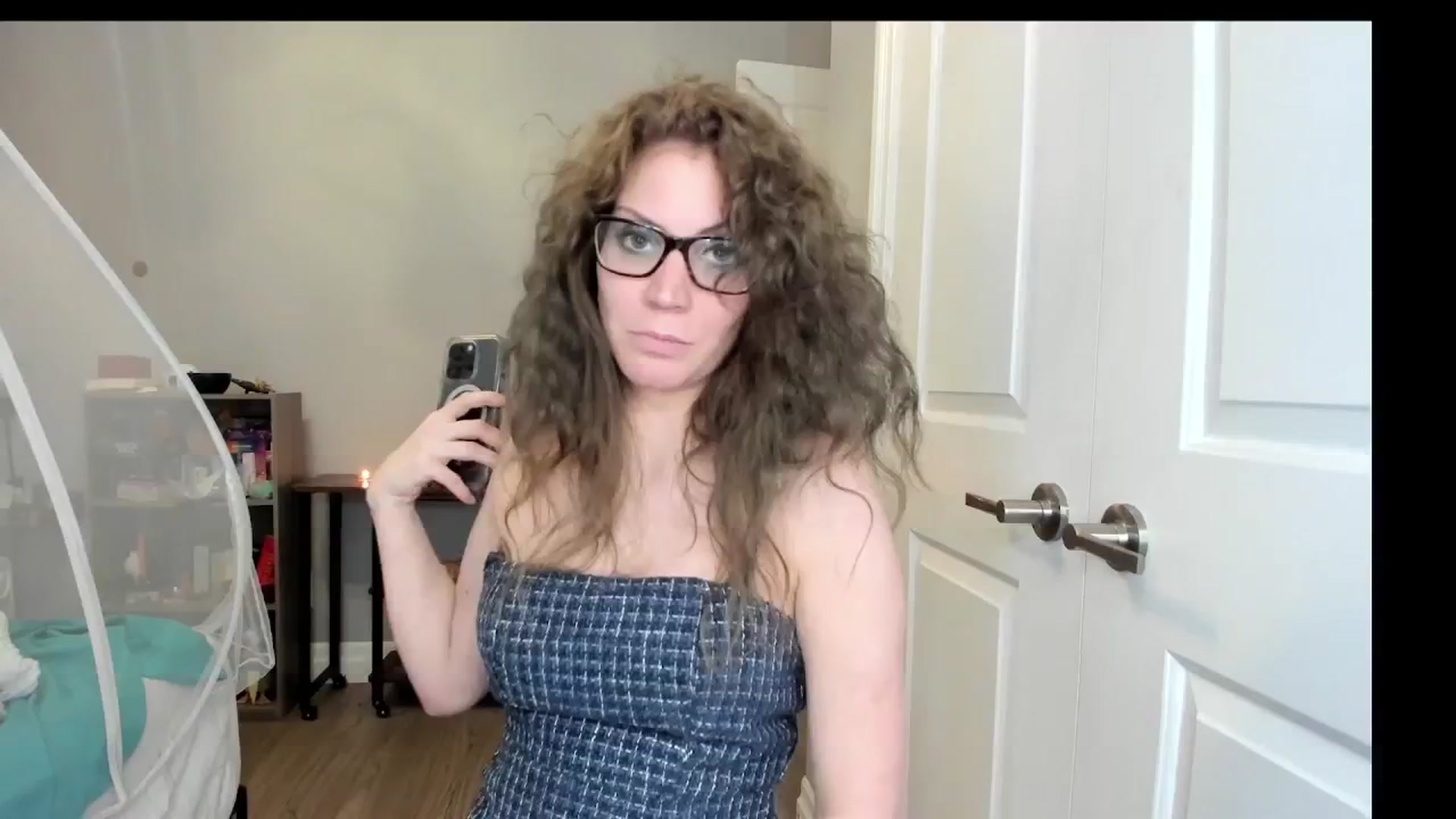 Gallery image thumbnail from Laurel's myfreecams stream on, 04/20/2025, 07:02 image 2 of 20