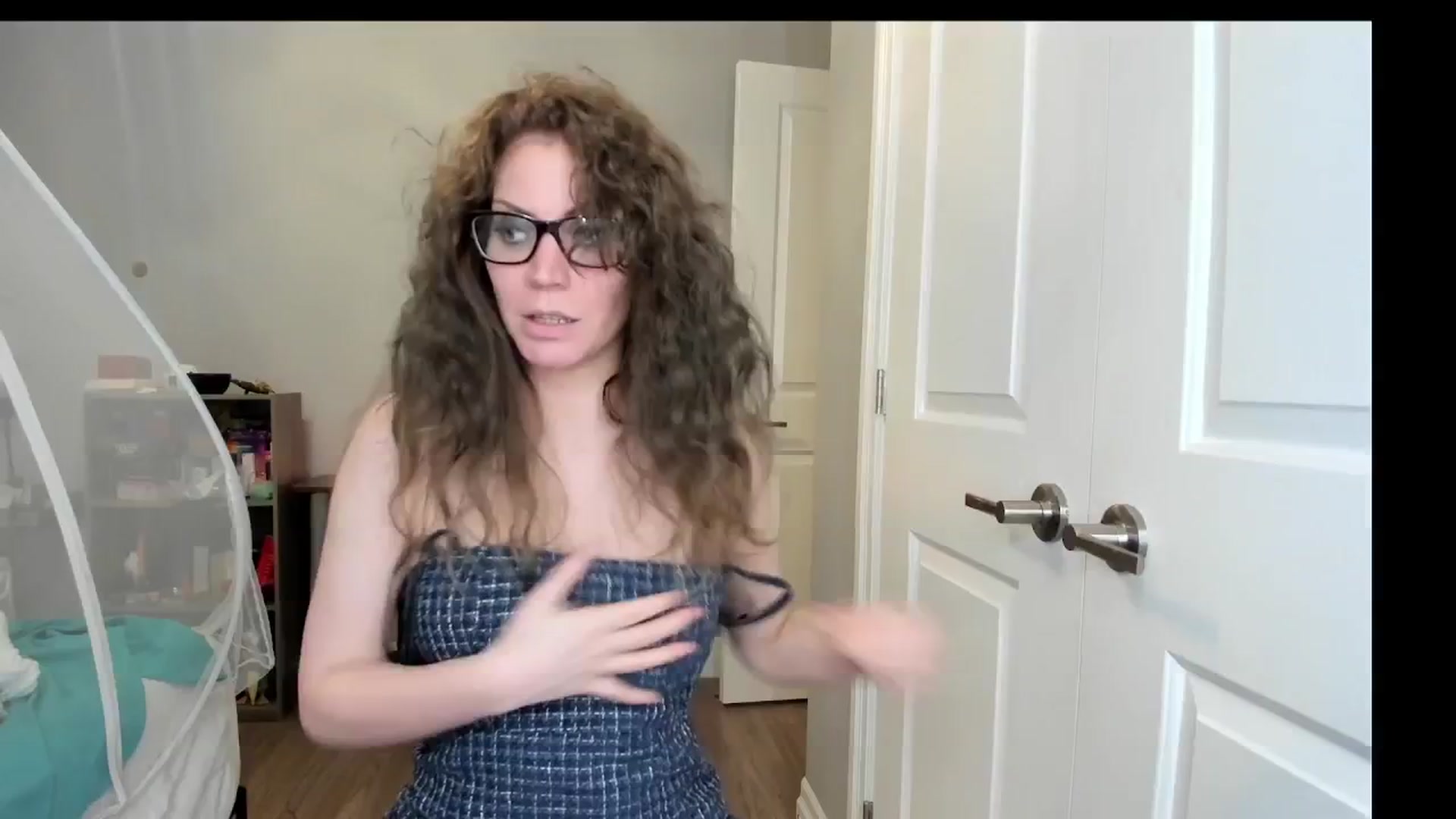Gallery image thumbnail from Laurel's myfreecams stream on, 04/20/2025, 07:02 image 3 of 20