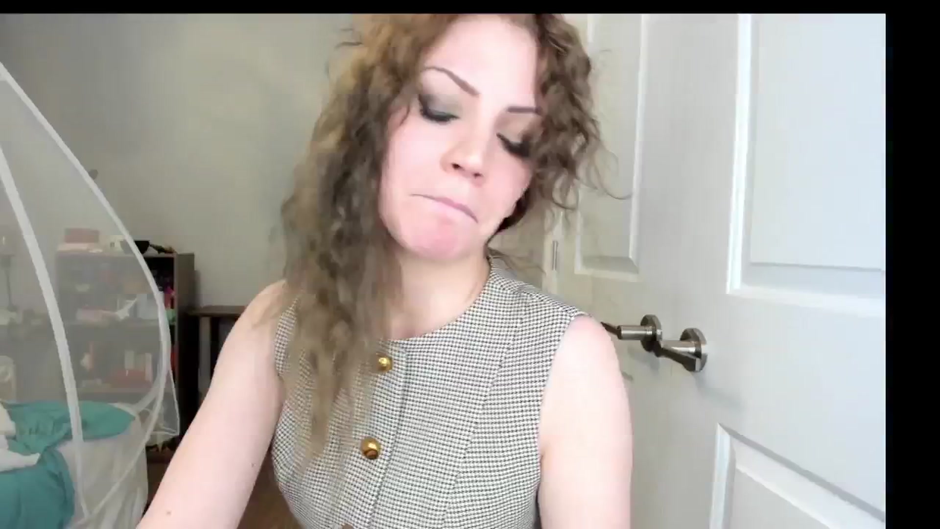 Gallery image thumbnail from Laurel's myfreecams stream on, 04/22/2025, 05:23 image 8 of 20