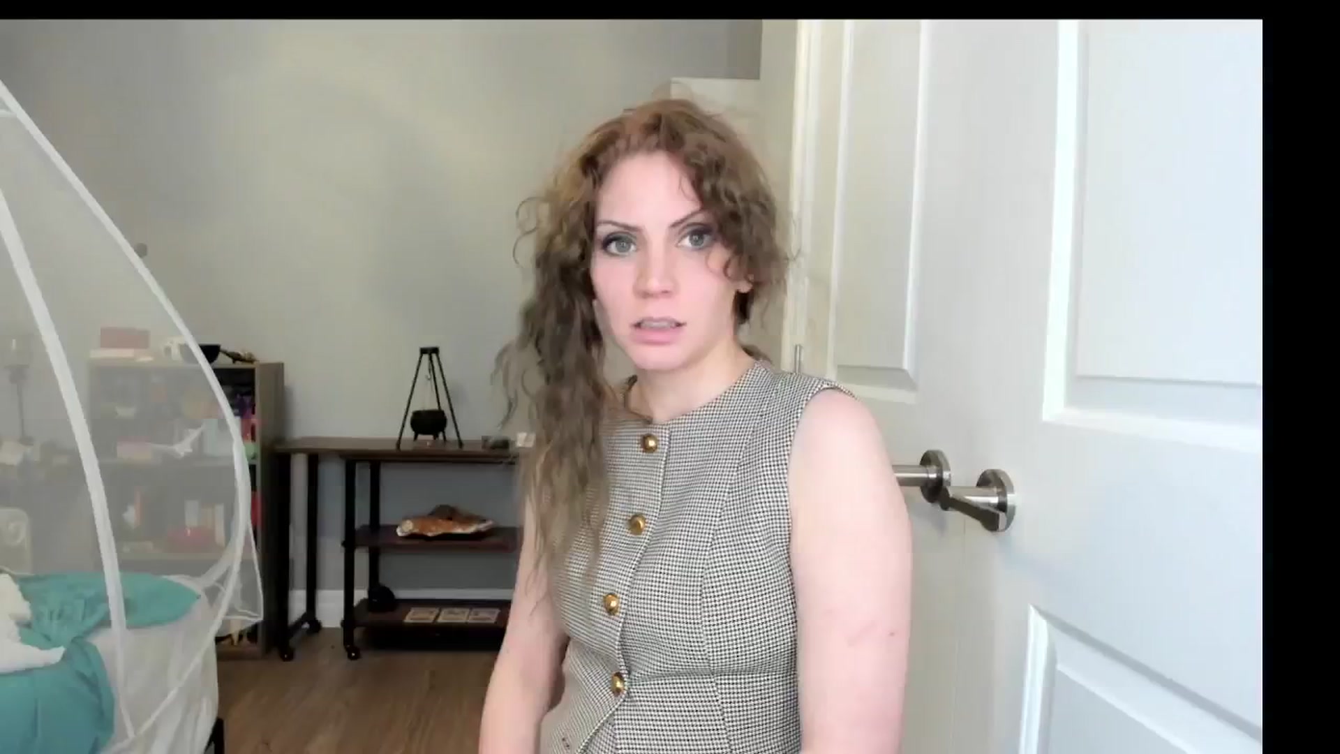 Gallery image thumbnail from Laurel's myfreecams stream on, 04/22/2025, 05:23 image 11 of 20
