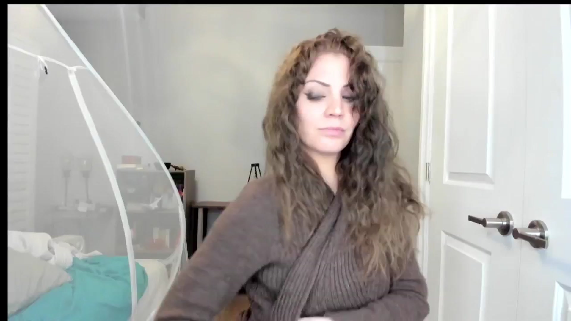 Gallery image thumbnail from Laurel's myfreecams stream on, 04/24/2025, 04:58 image 12 of 20