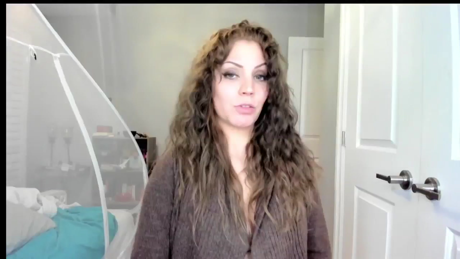Gallery image thumbnail from Laurel's myfreecams stream on, 04/24/2025, 04:58 image 16 of 20