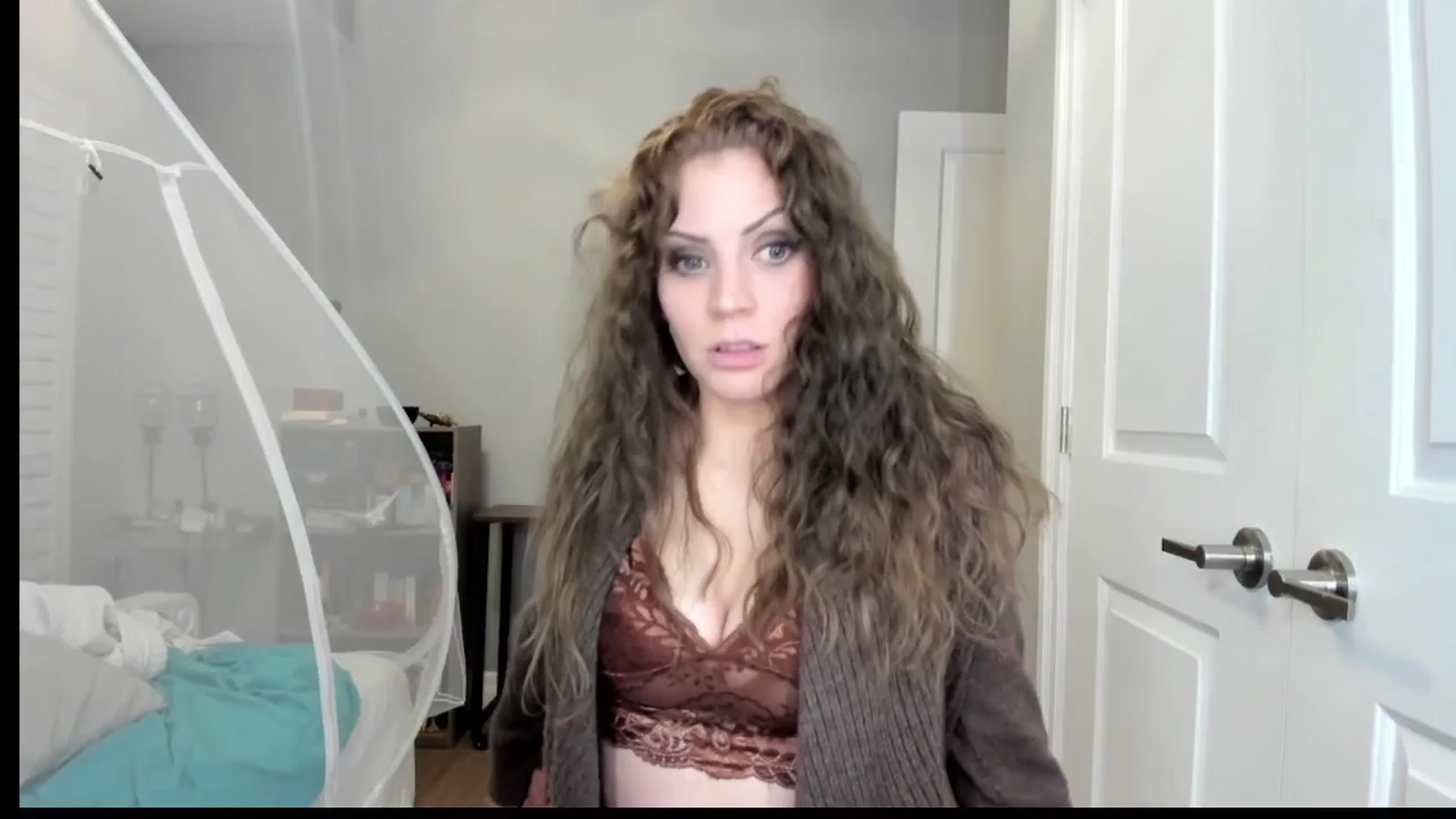 Gallery image thumbnail from Laurel's myfreecams stream on, 04/24/2025, 04:58 image 3 of 20