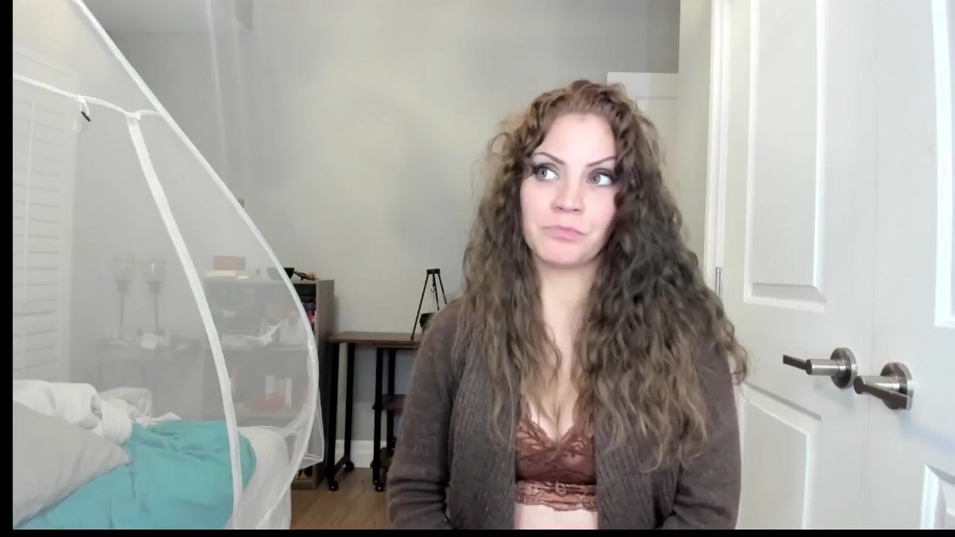 Gallery image thumbnail from Laurel's myfreecams stream on, 04/24/2025, 04:58 image 4 of 20