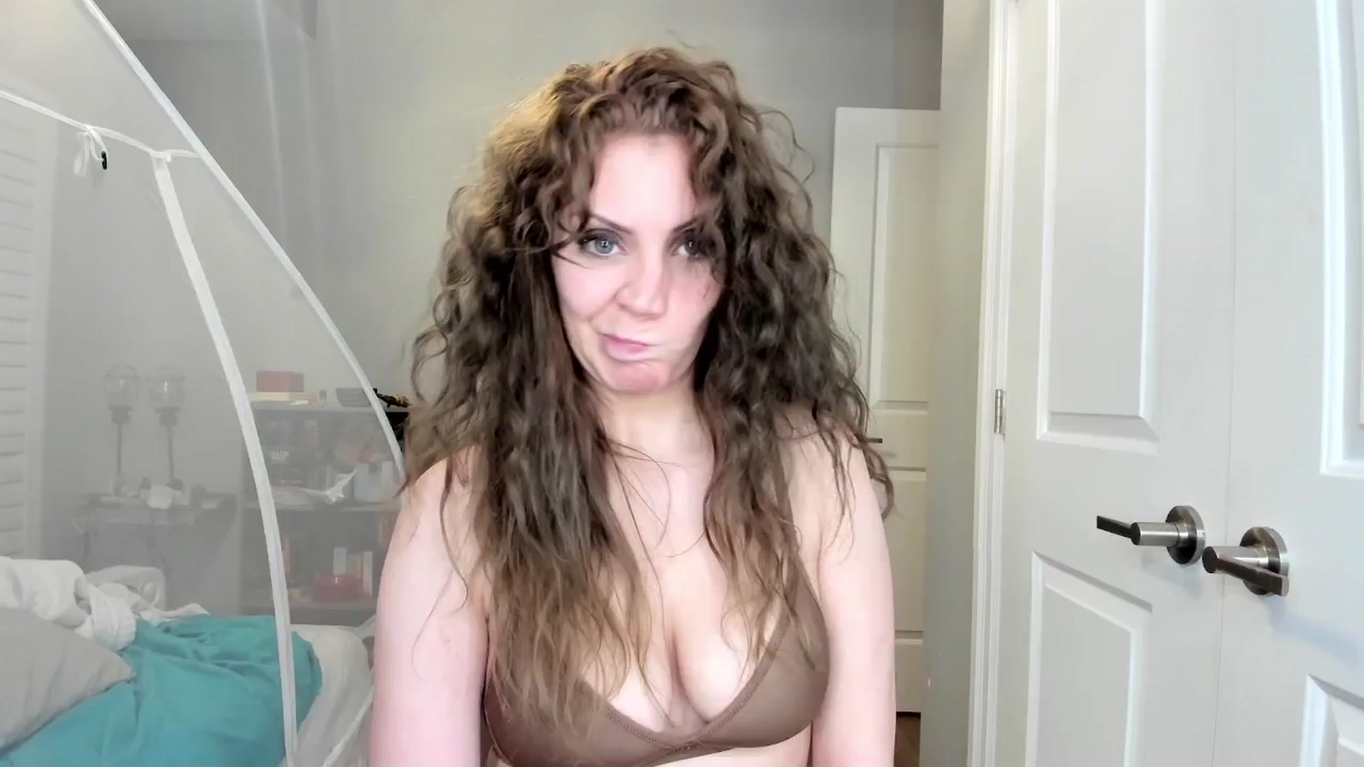 Gallery image thumbnail from Laurel's myfreecams stream on, 04/24/2025, 08:24 image 8 of 20