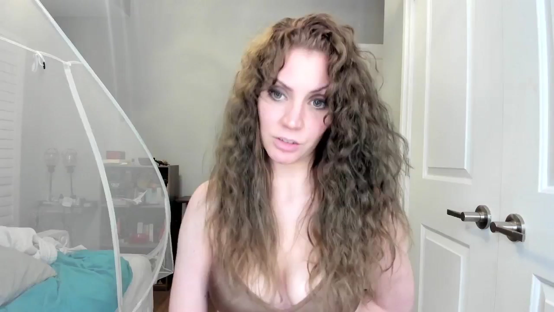Gallery image thumbnail from Laurel's myfreecams stream on, 04/24/2025, 08:24 image 10 of 20