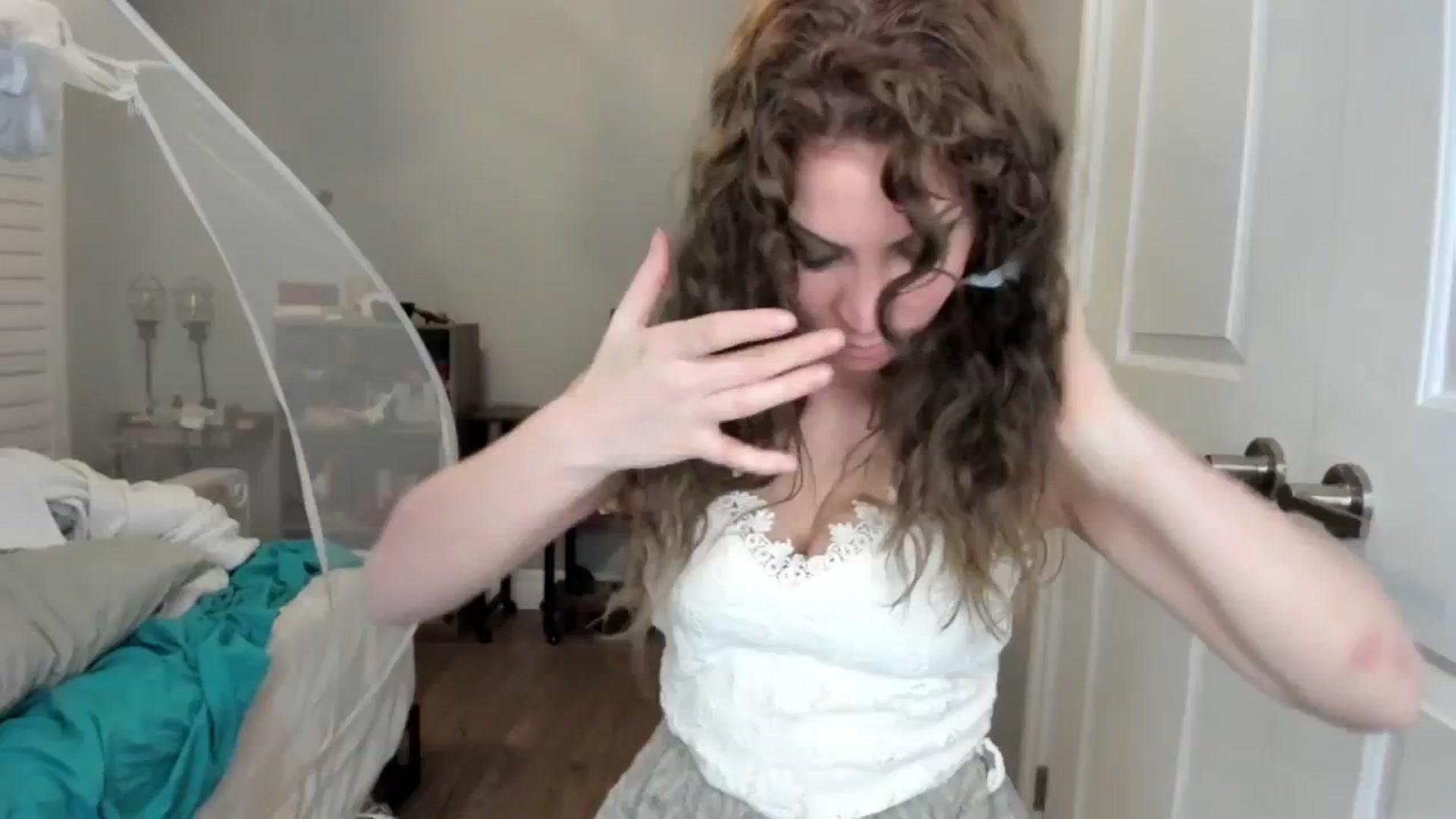 Gallery image thumbnail from Laurel's myfreecams stream on, 04/27/2025, 06:22 image 1 of 20