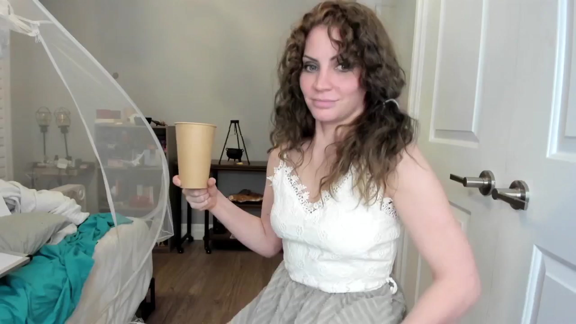 Gallery image thumbnail from Laurel's myfreecams stream on, 04/27/2025, 06:22 image 8 of 20