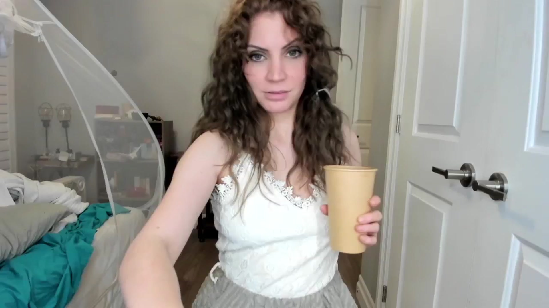 Gallery image thumbnail from Laurel's myfreecams stream on, 04/27/2025, 06:22 image 7 of 20