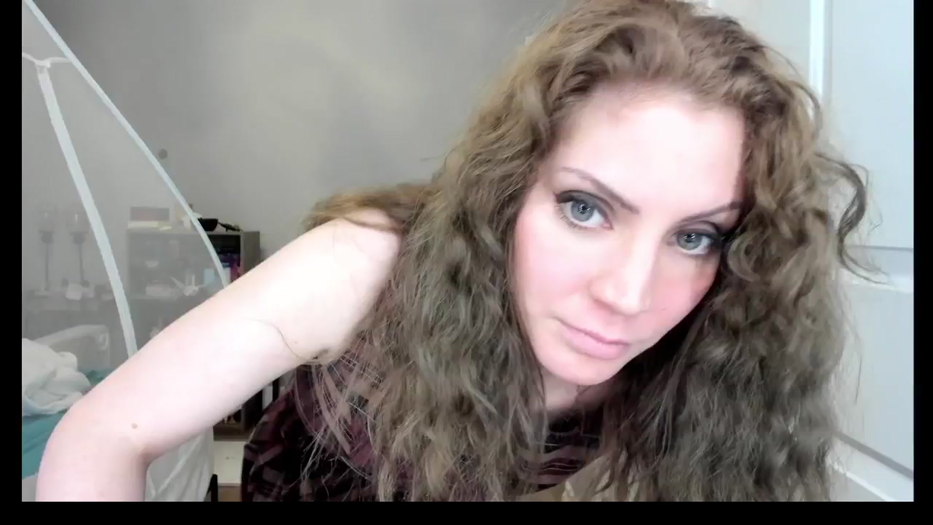 Gallery image thumbnail from Laurel's myfreecams stream on, 04/29/2025, 06:03 image 15 of 20
