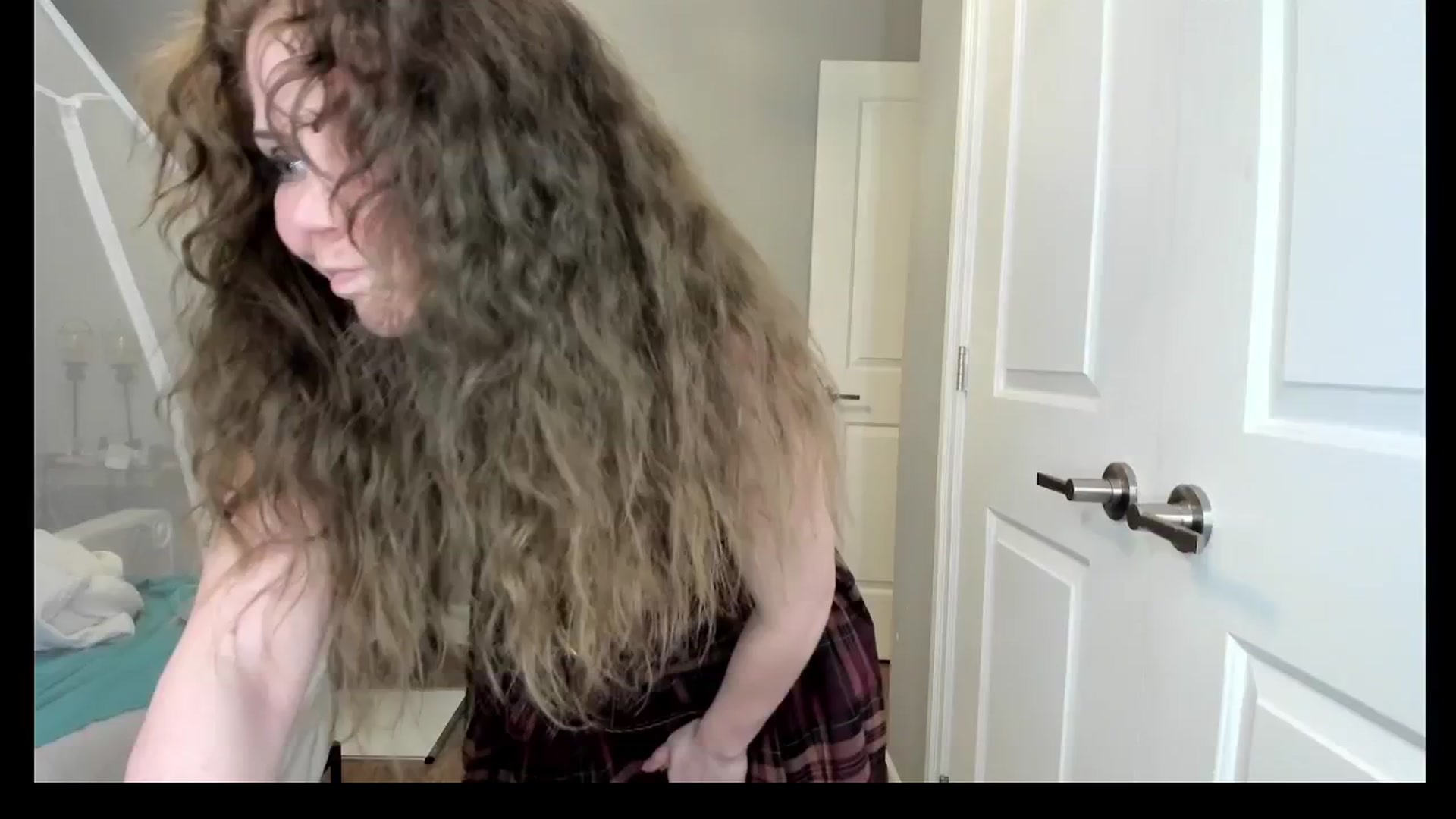 Gallery image thumbnail from Laurel's myfreecams stream on, 04/29/2025, 06:03 image 8 of 20