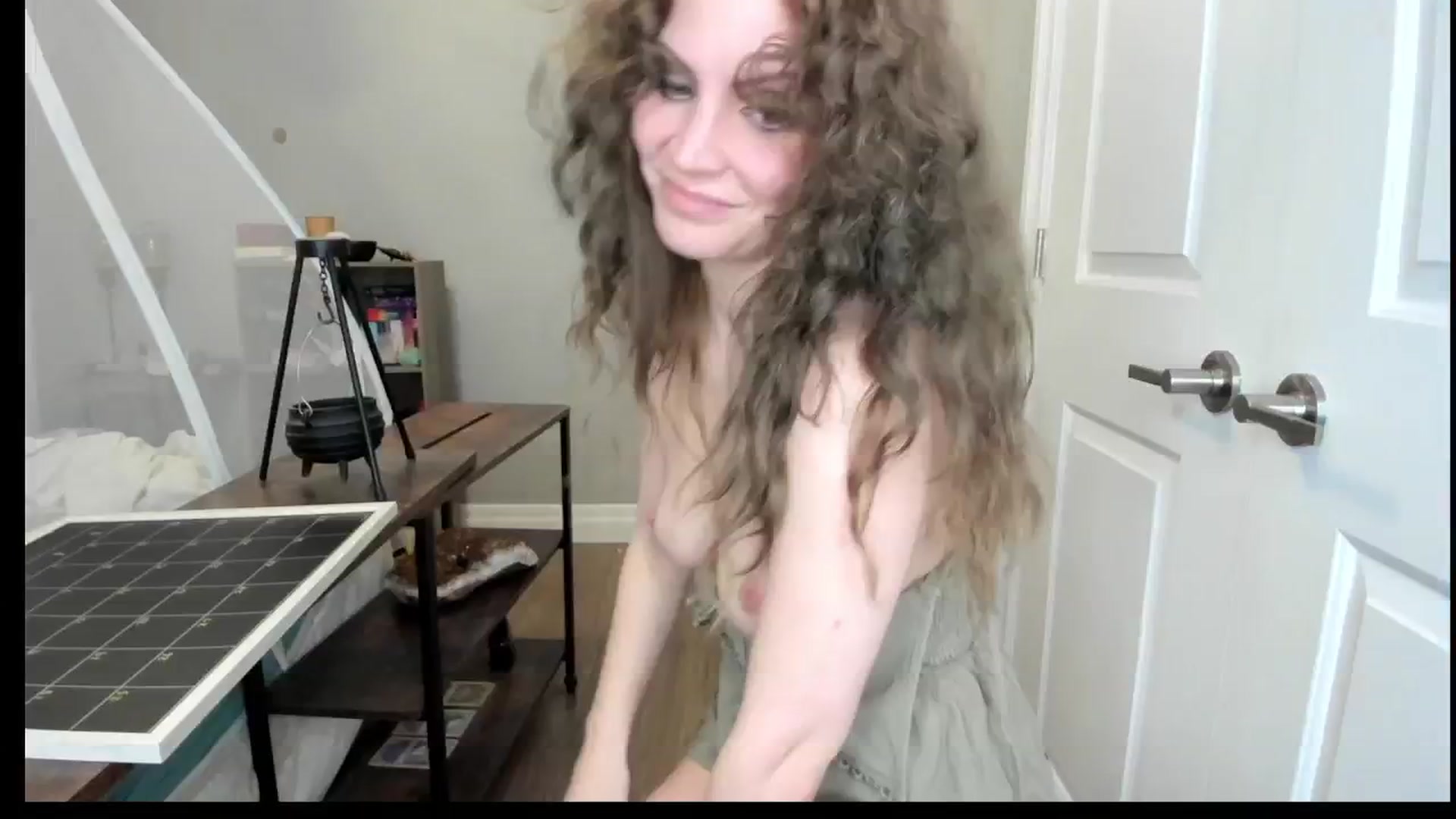 Gallery image thumbnail from Laurel's myfreecams stream on, 05/03/2025, 07:03 image 17 of 20
