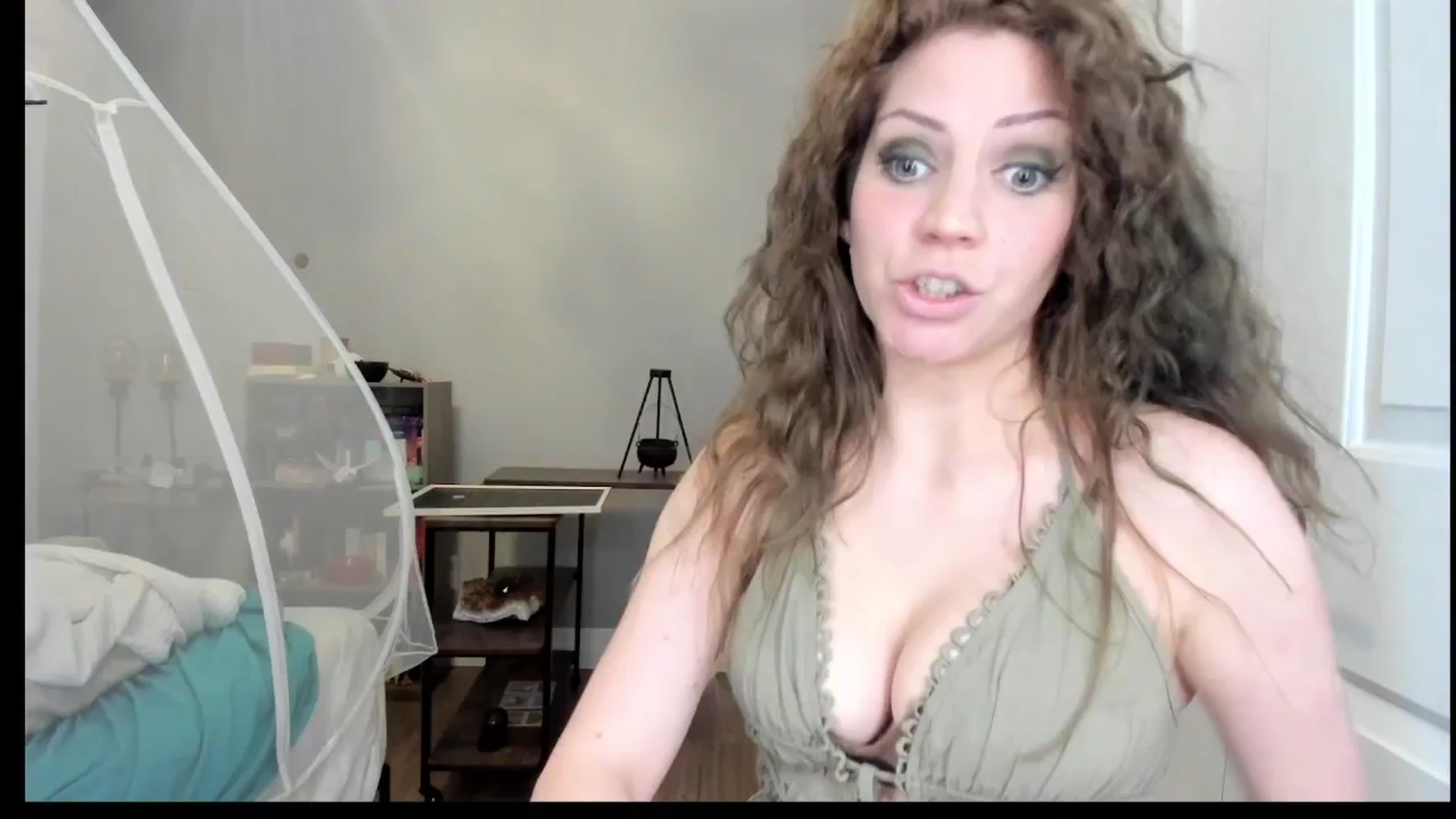 Gallery image thumbnail from Laurel's myfreecams stream on, 05/05/2025, 04:39 image 18 of 20